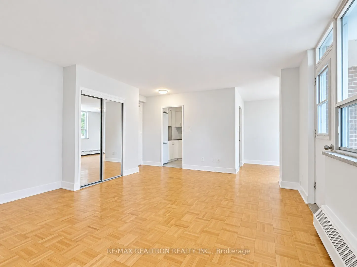 490 Eglinton Avenue E #206