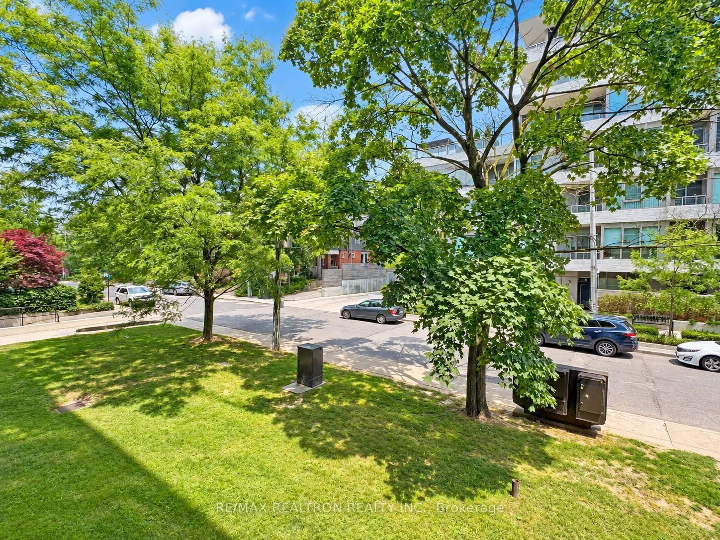 490 Eglinton Avenue E #206