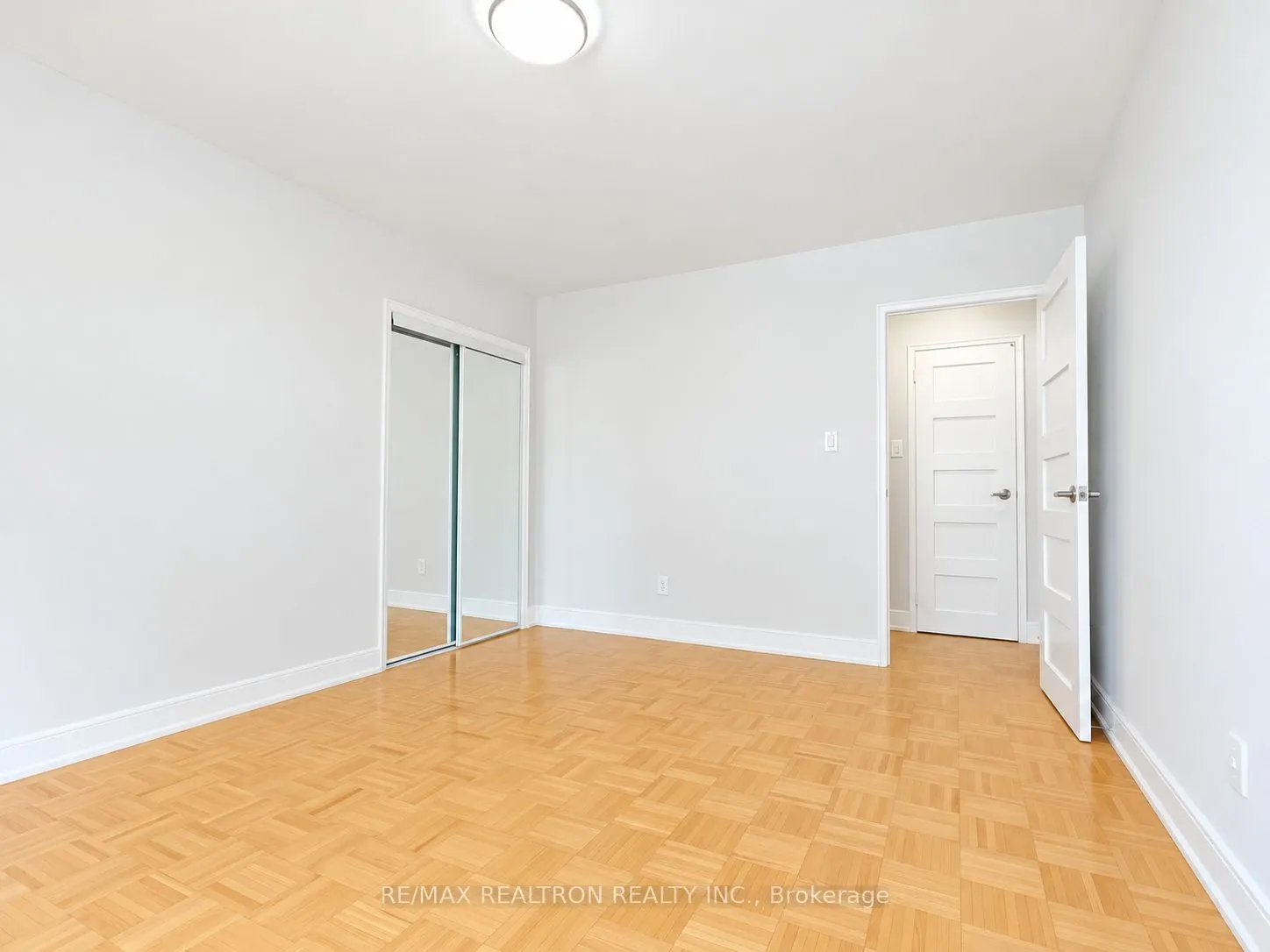 490 Eglinton Avenue E #206