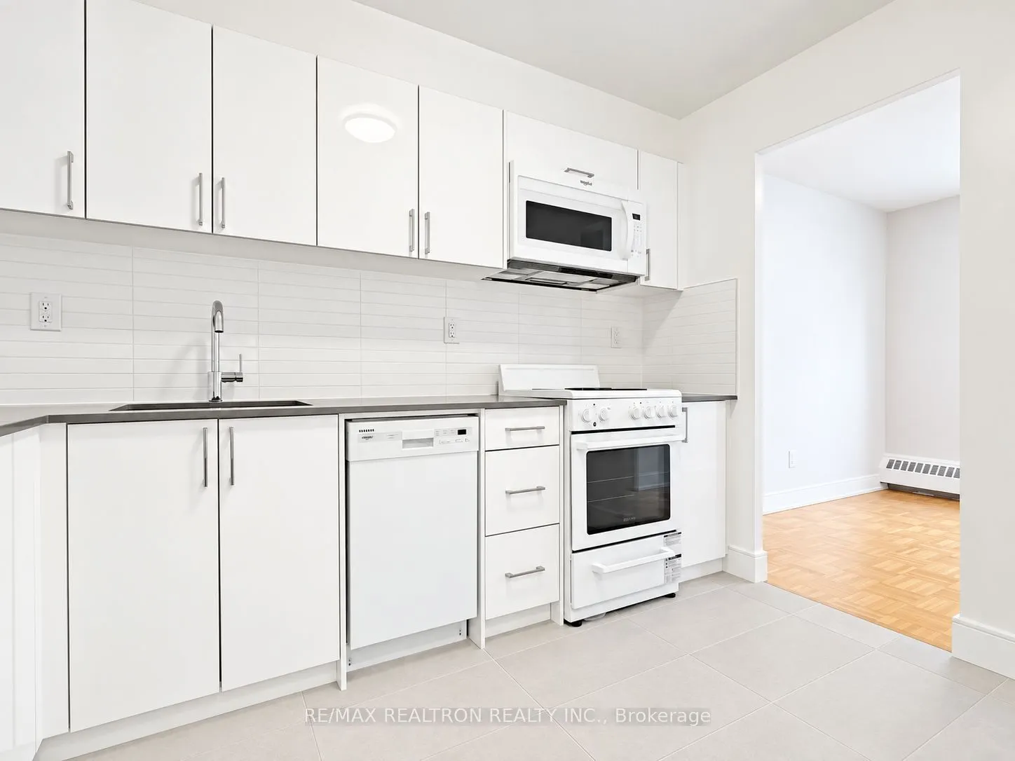 490 Eglinton Avenue E #206