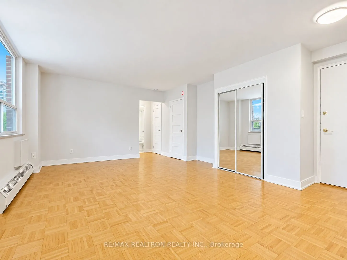 490 Eglinton Avenue E #206