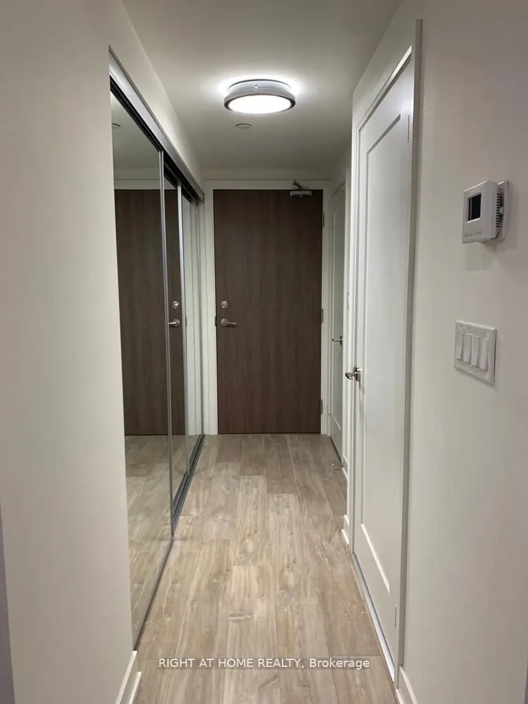 27 Bathurst Street #1416W