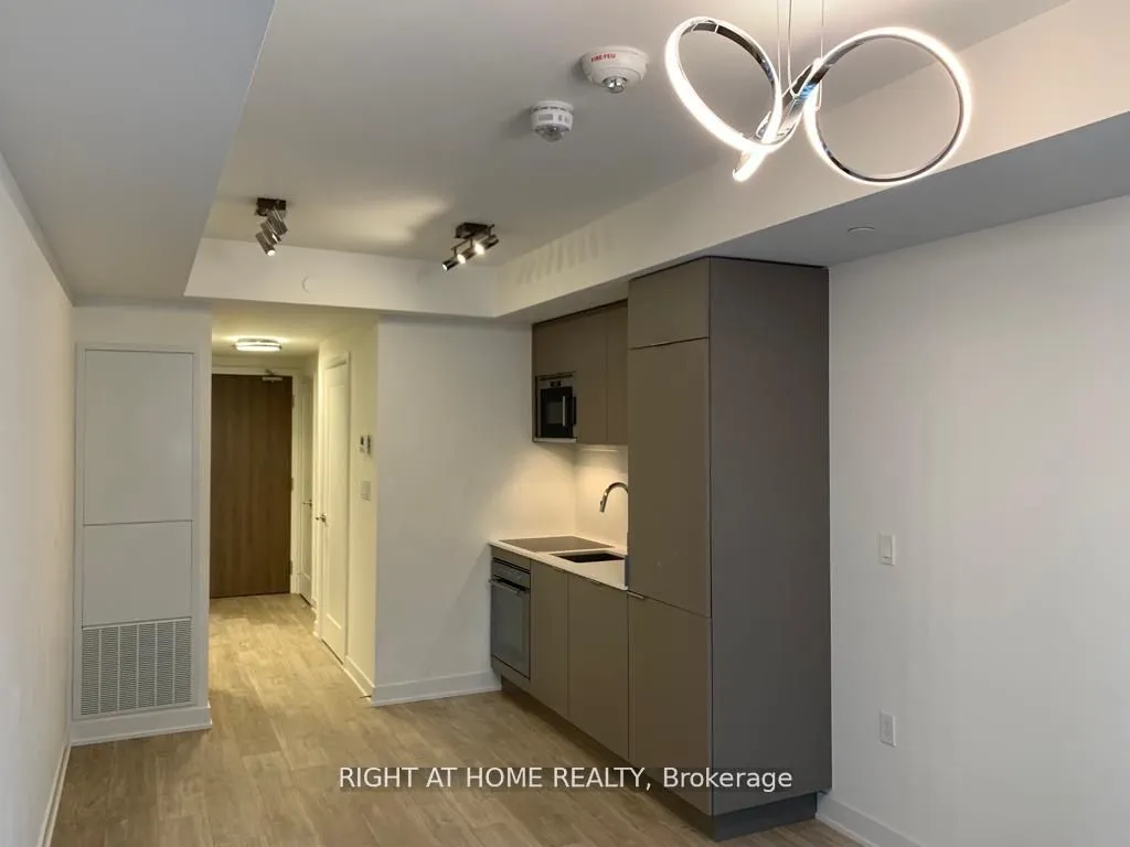 27 Bathurst Street #1416W