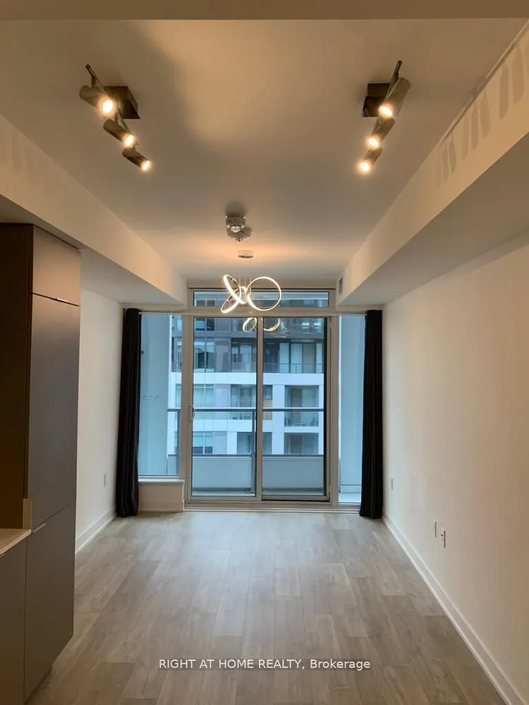 27 Bathurst Street #1416W