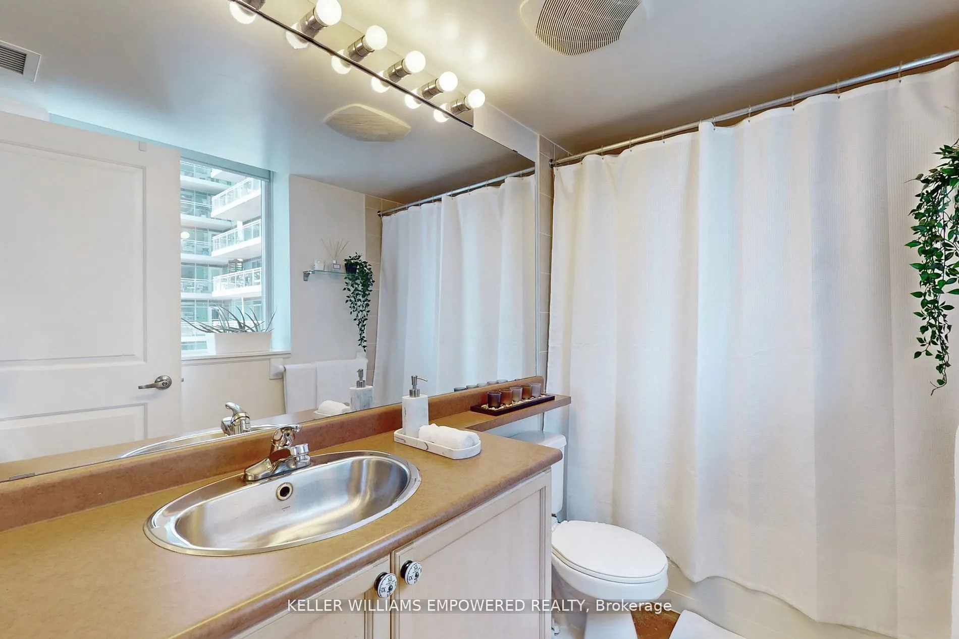 50 Lynn Williams Street #1711
