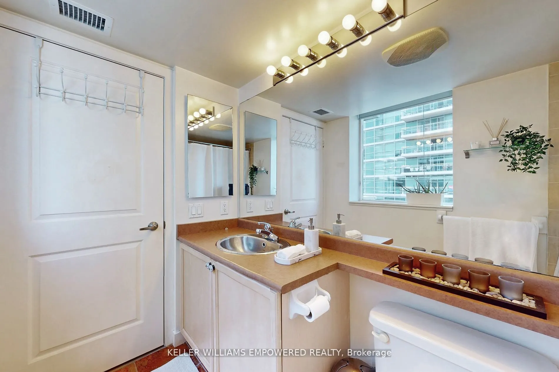 50 Lynn Williams Street #1711