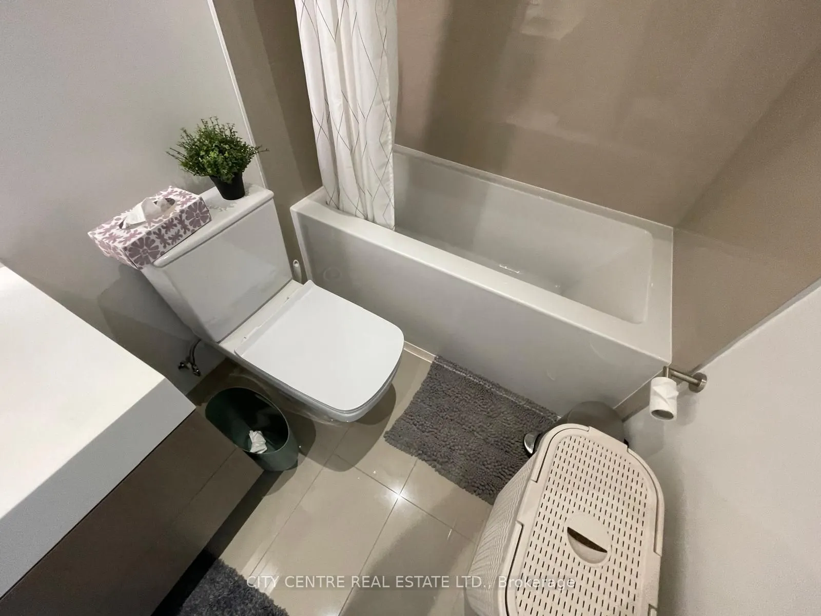 1 Yorkville Avenue #1602