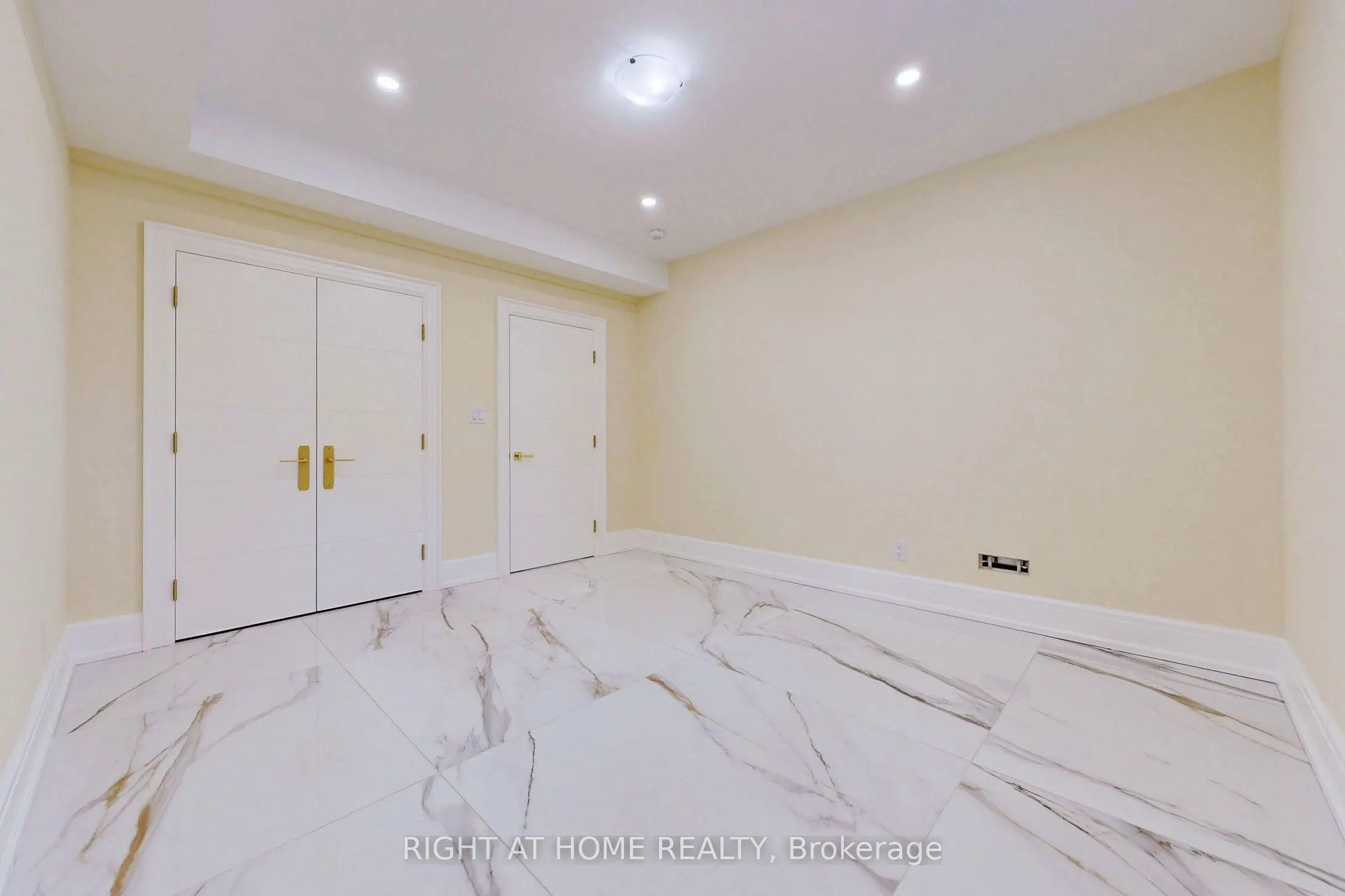 10 Jocelyn Crescent