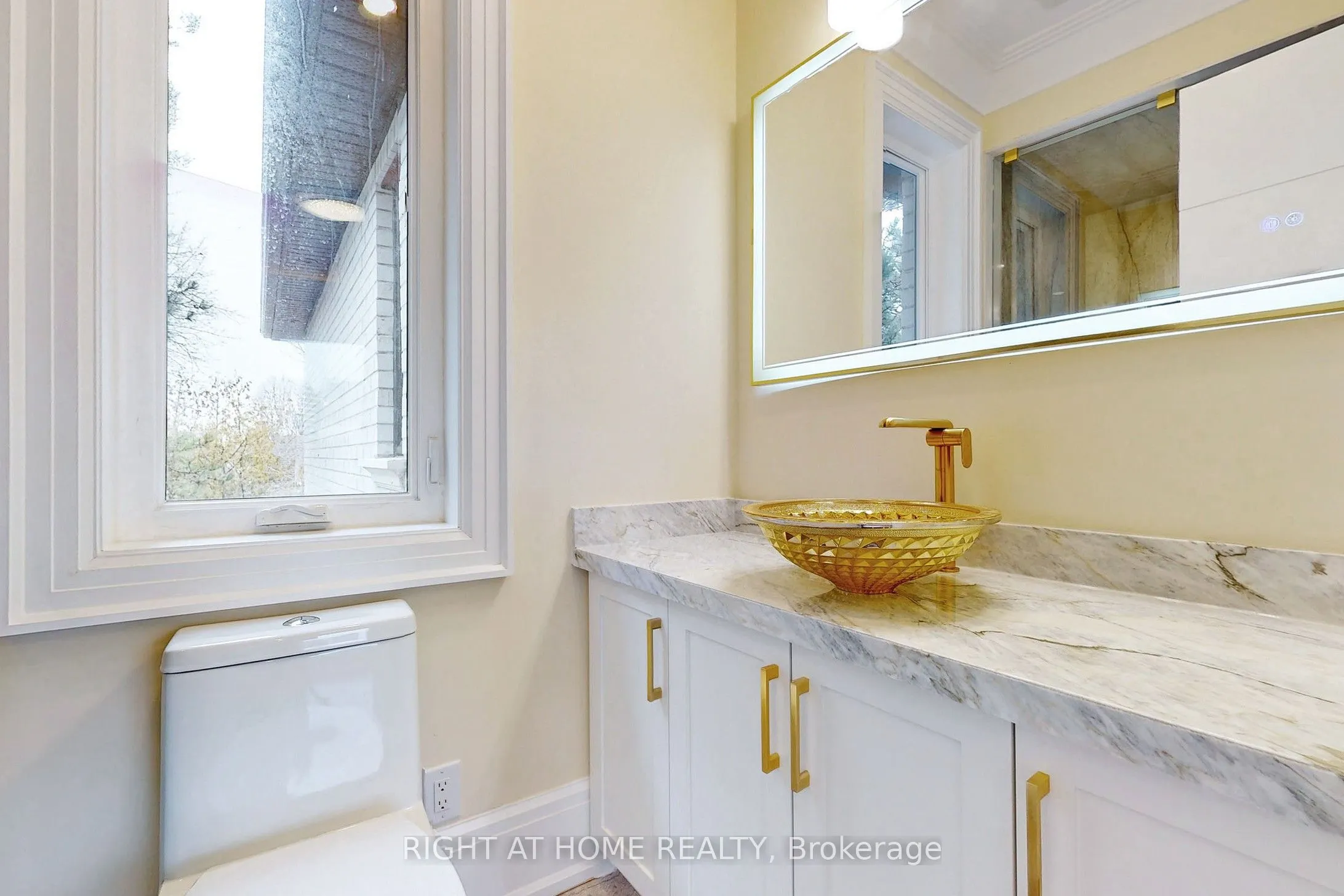 10 Jocelyn Crescent