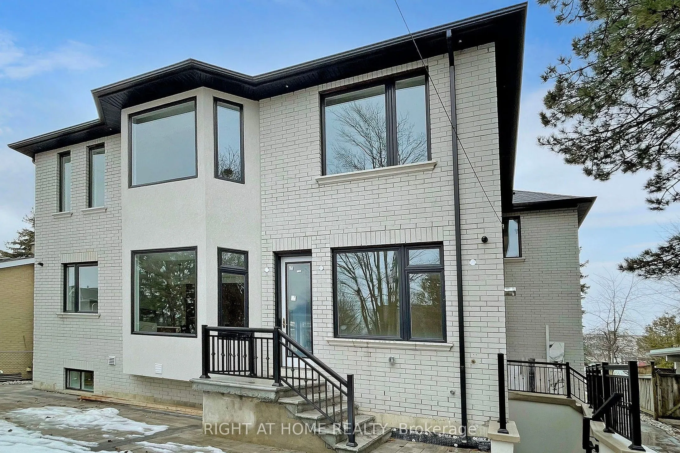 10 Jocelyn Crescent