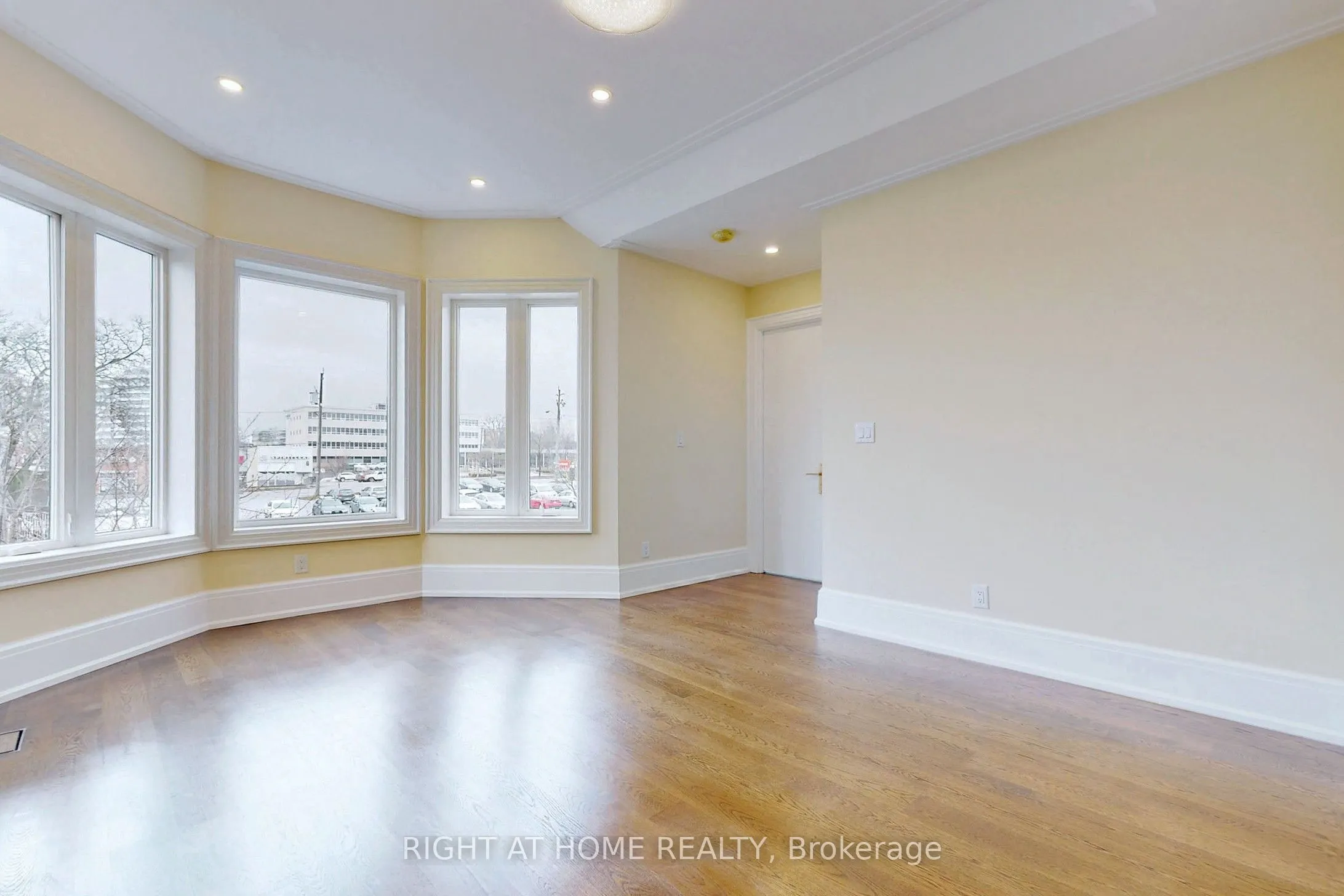 10 Jocelyn Crescent