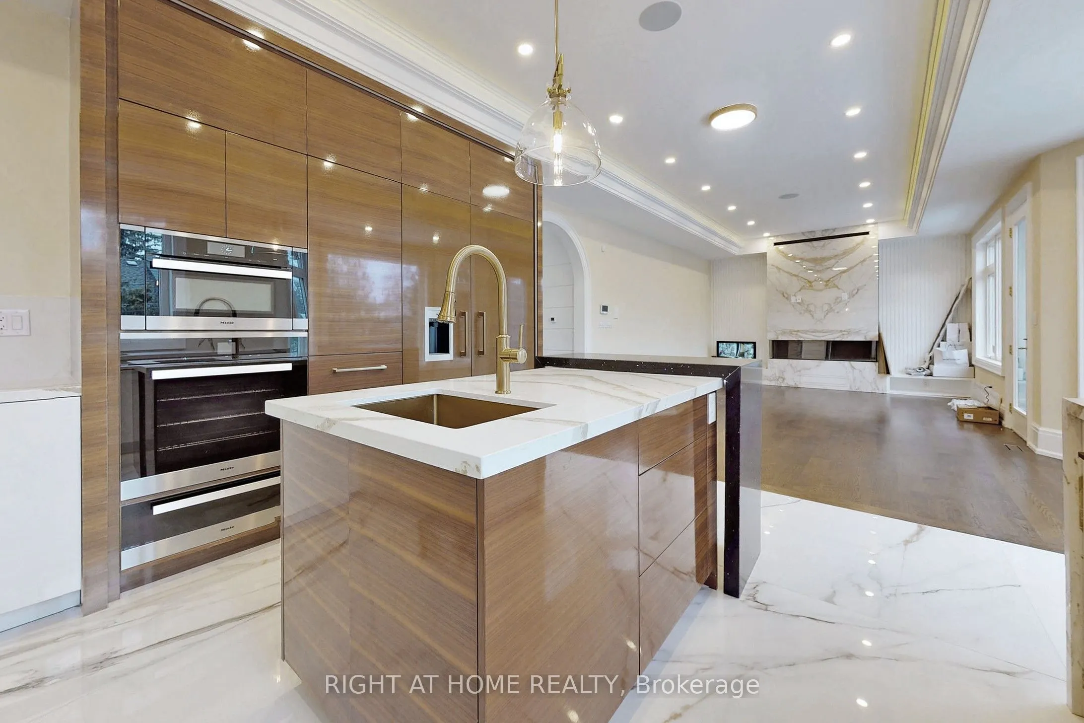 10 Jocelyn Crescent