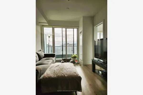 585 Bloor Street E #2821