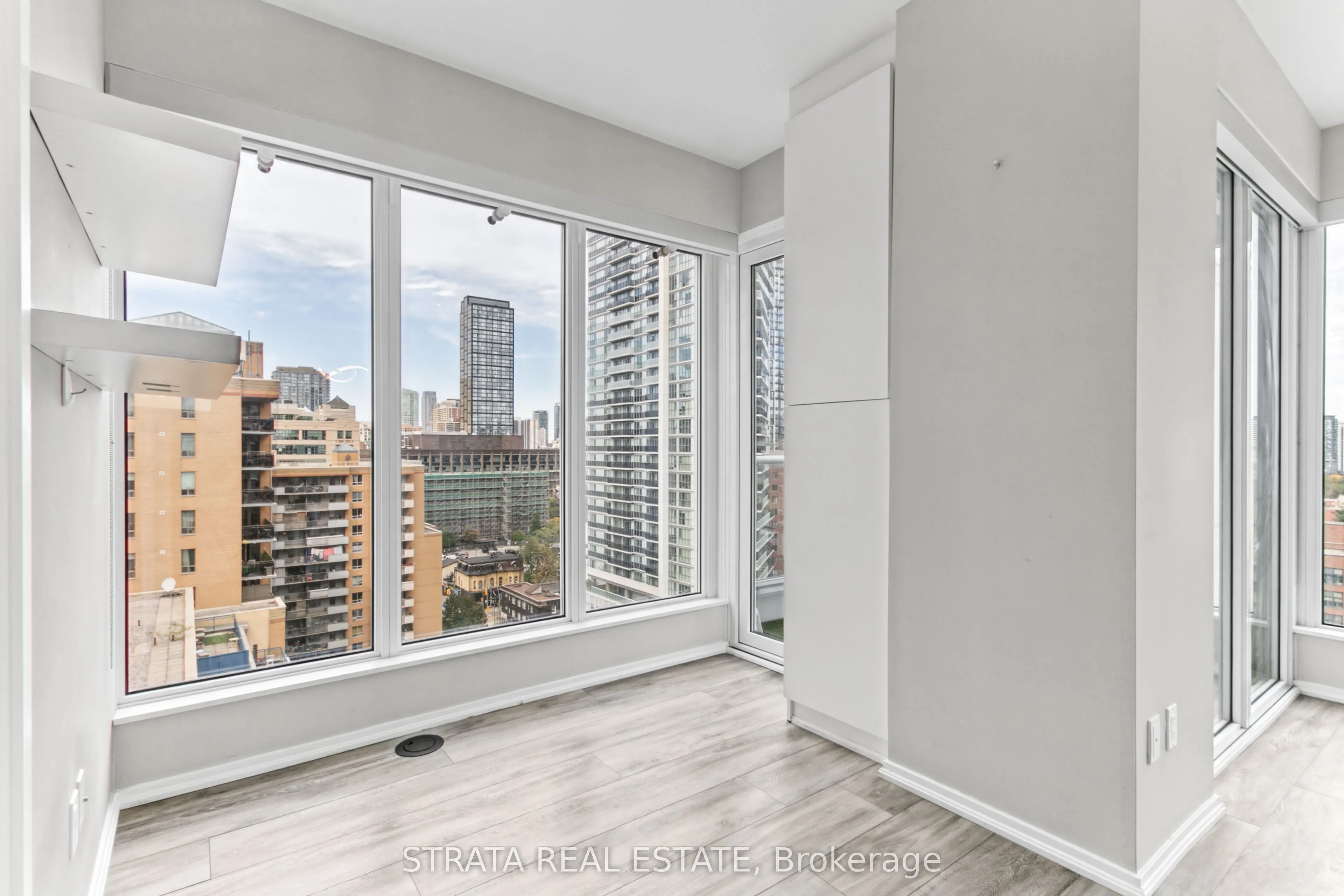 68 Shuter Street #1610