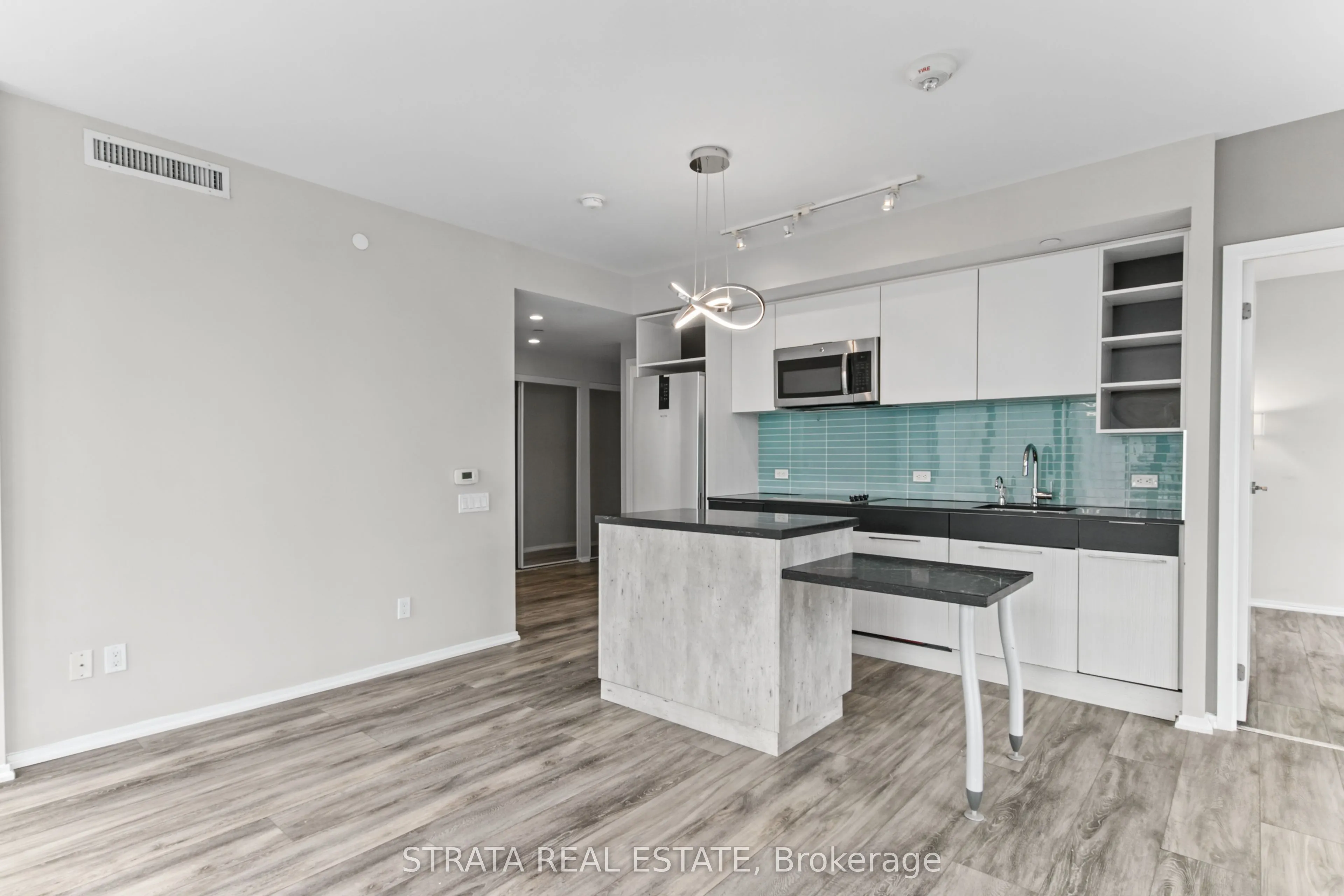 68 Shuter Street #1610