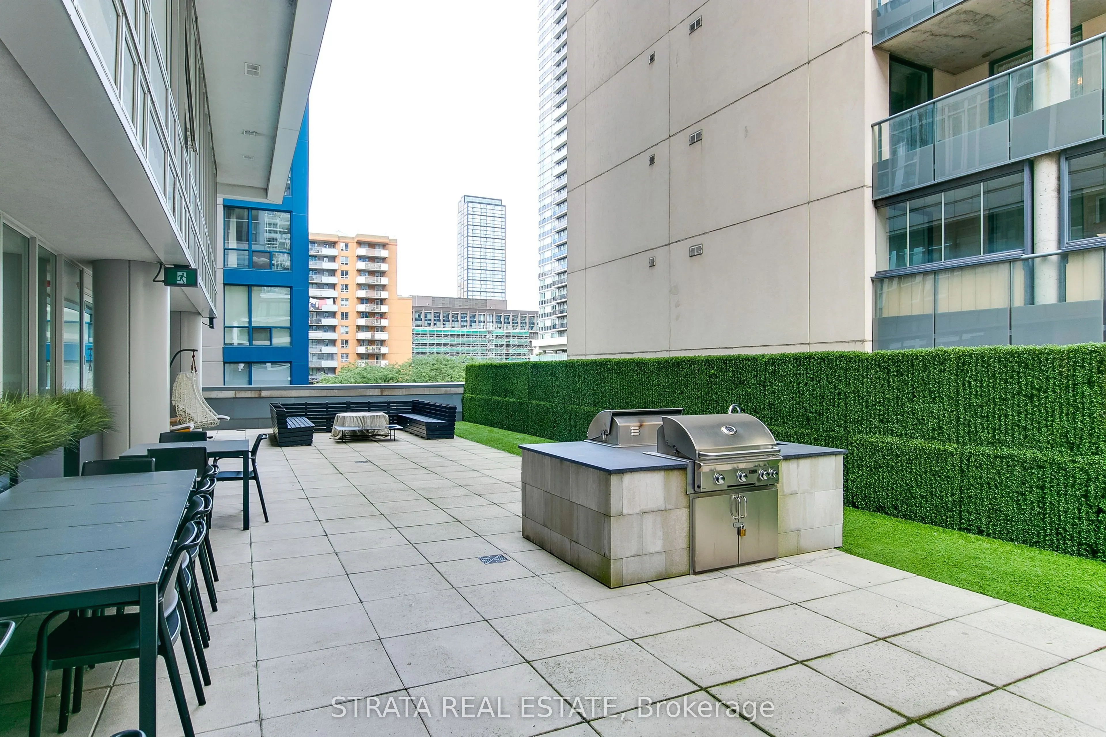 68 Shuter Street #1610