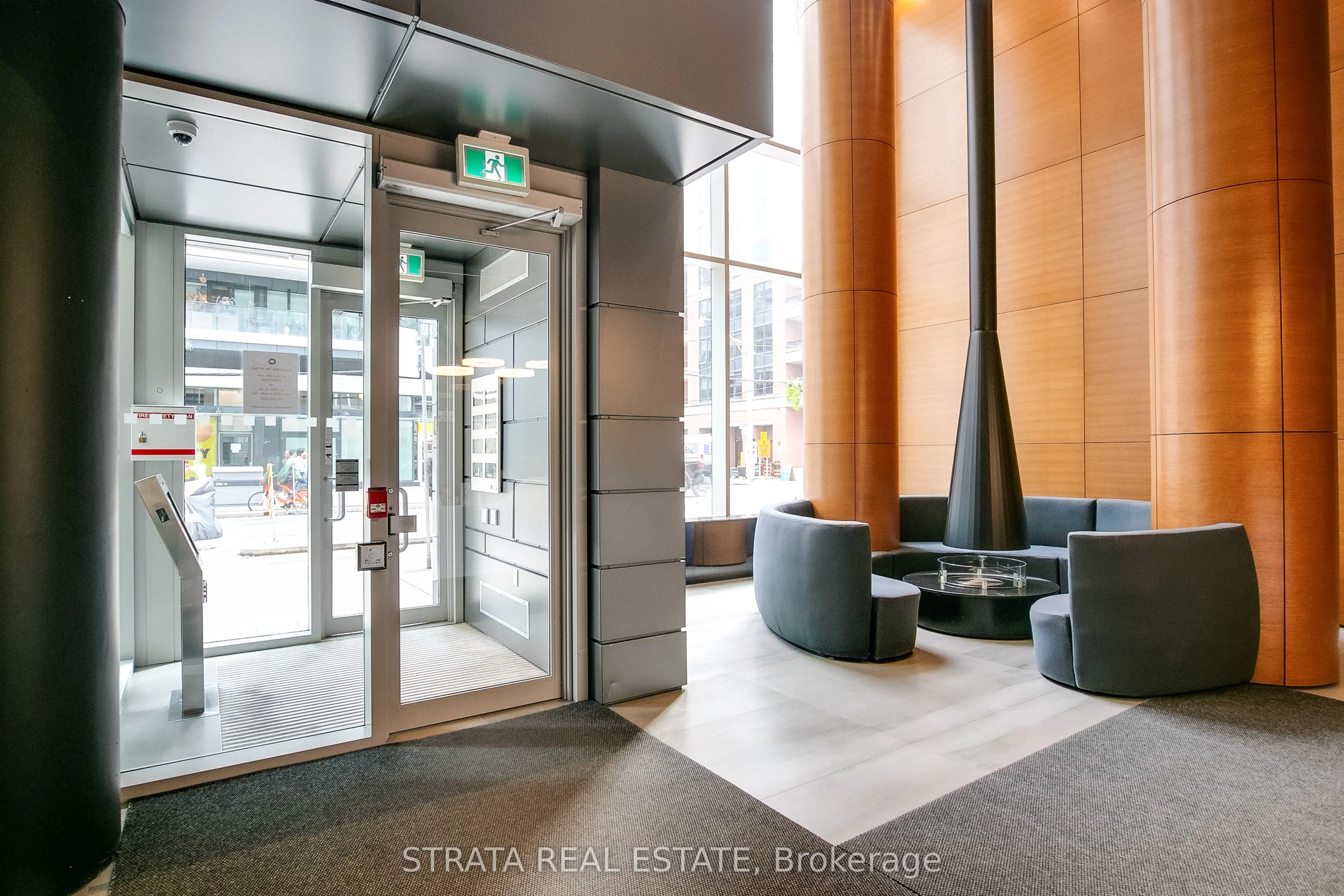 68 Shuter Street #1610