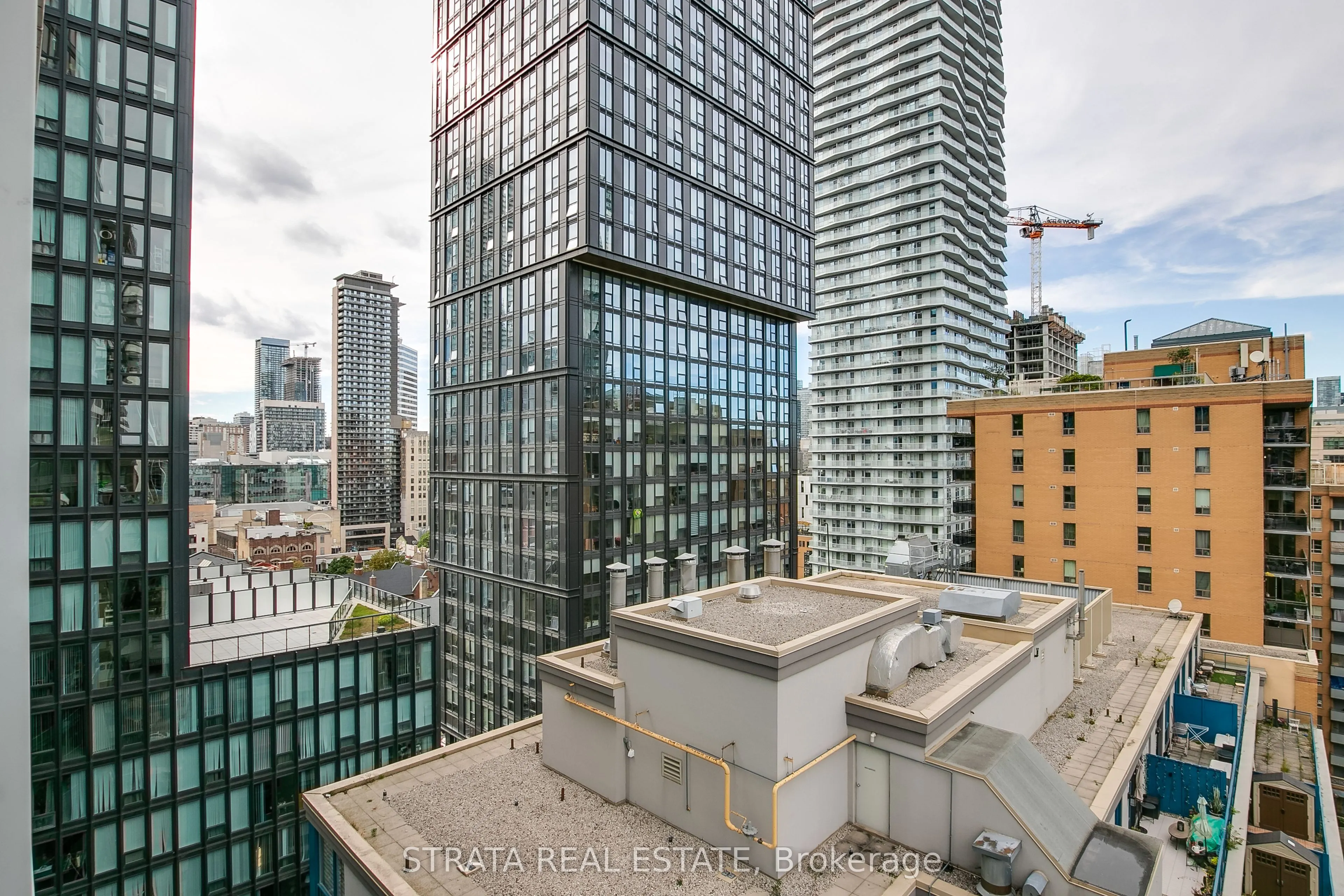 68 Shuter Street #1610