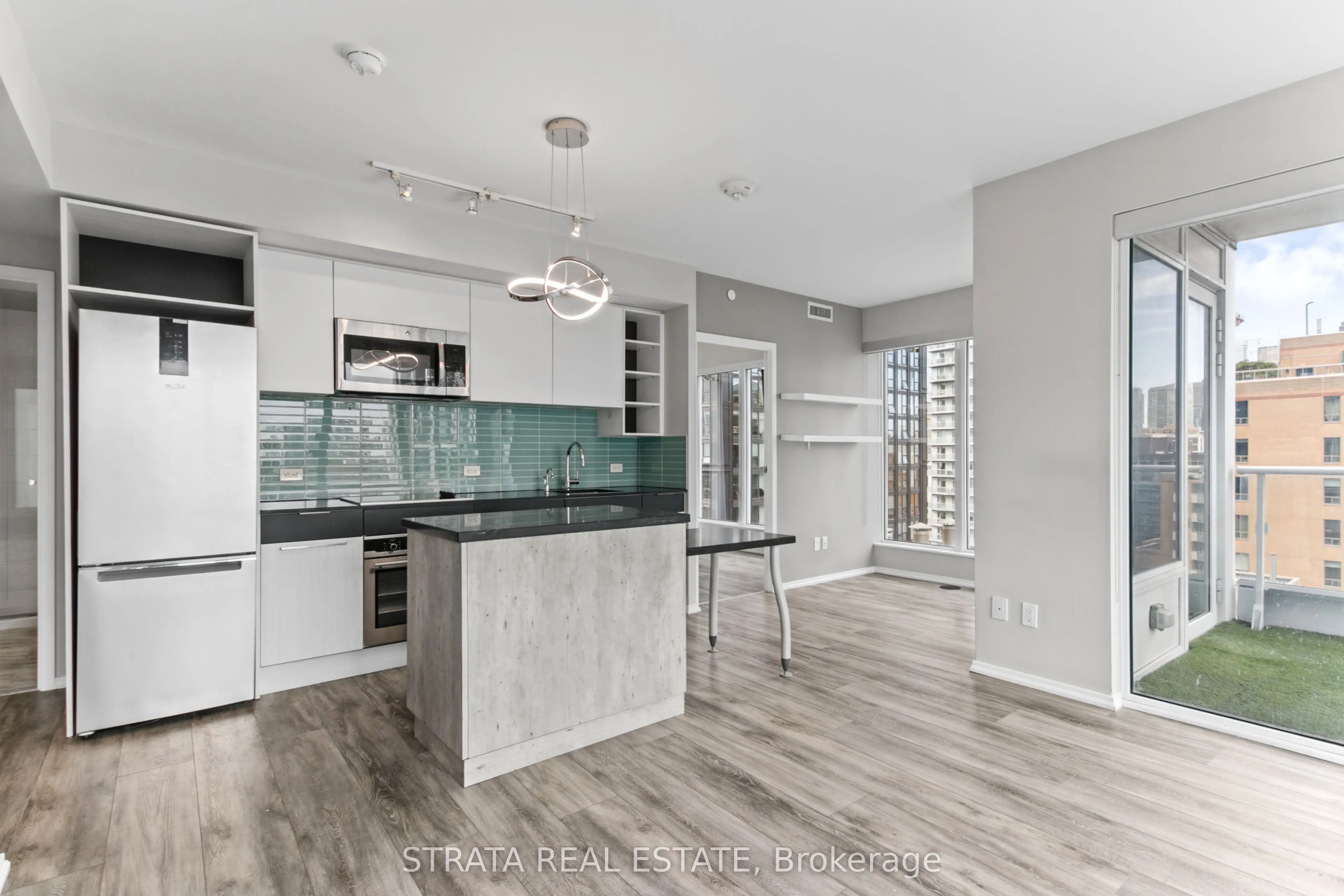 68 Shuter Street #1610