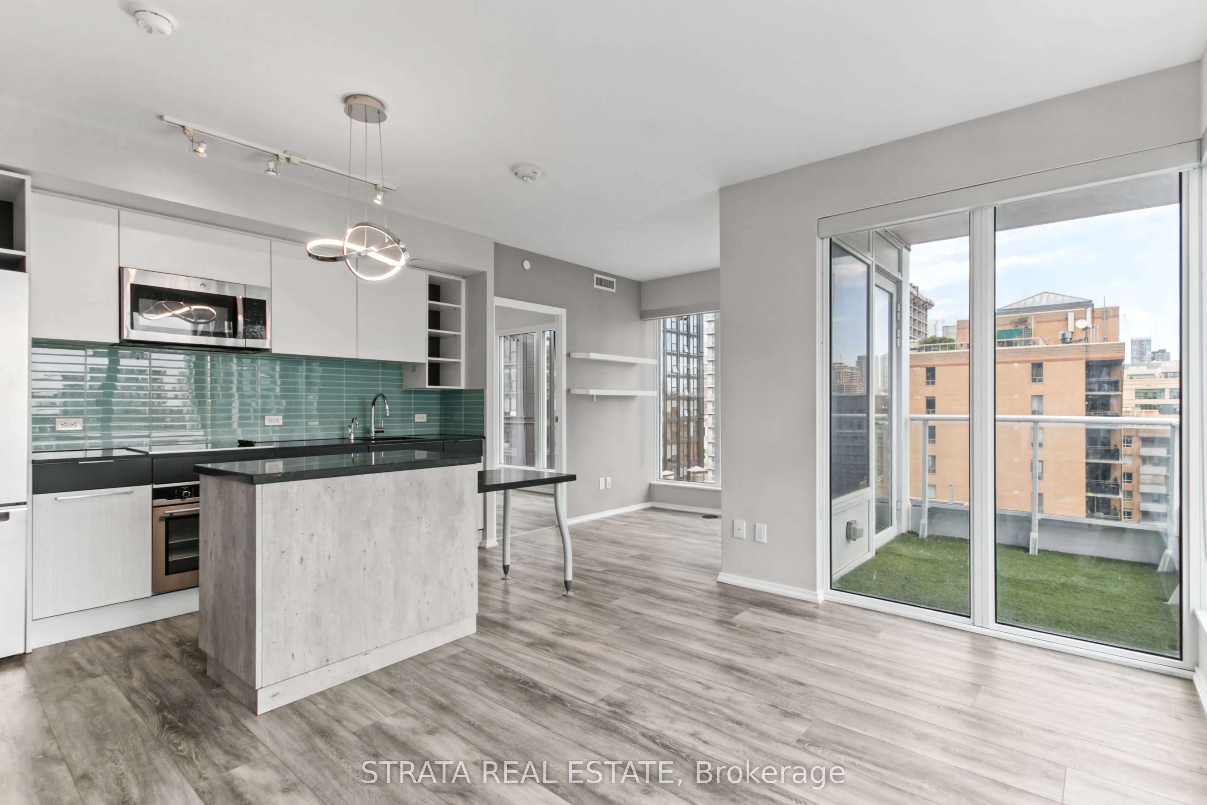 68 Shuter Street #1610