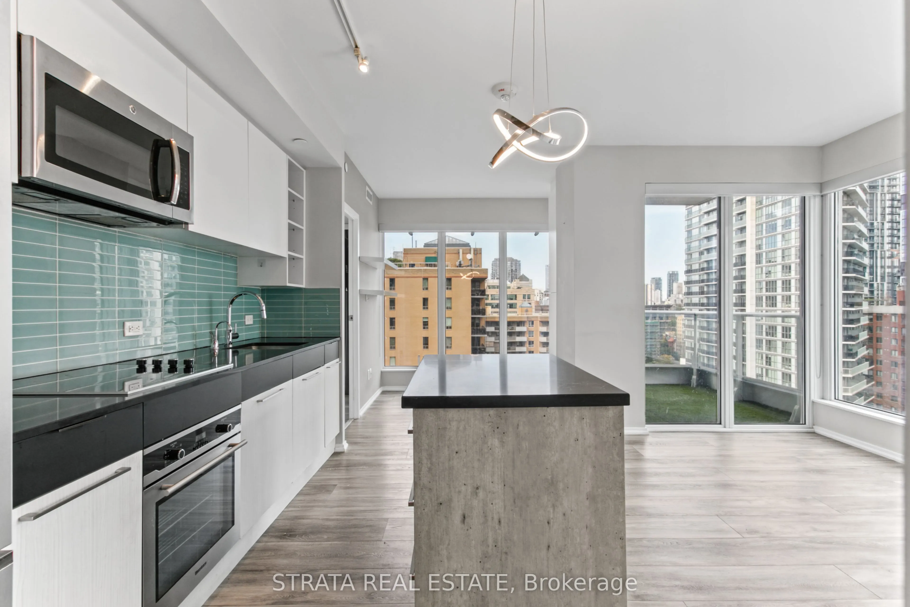 68 Shuter Street #1610