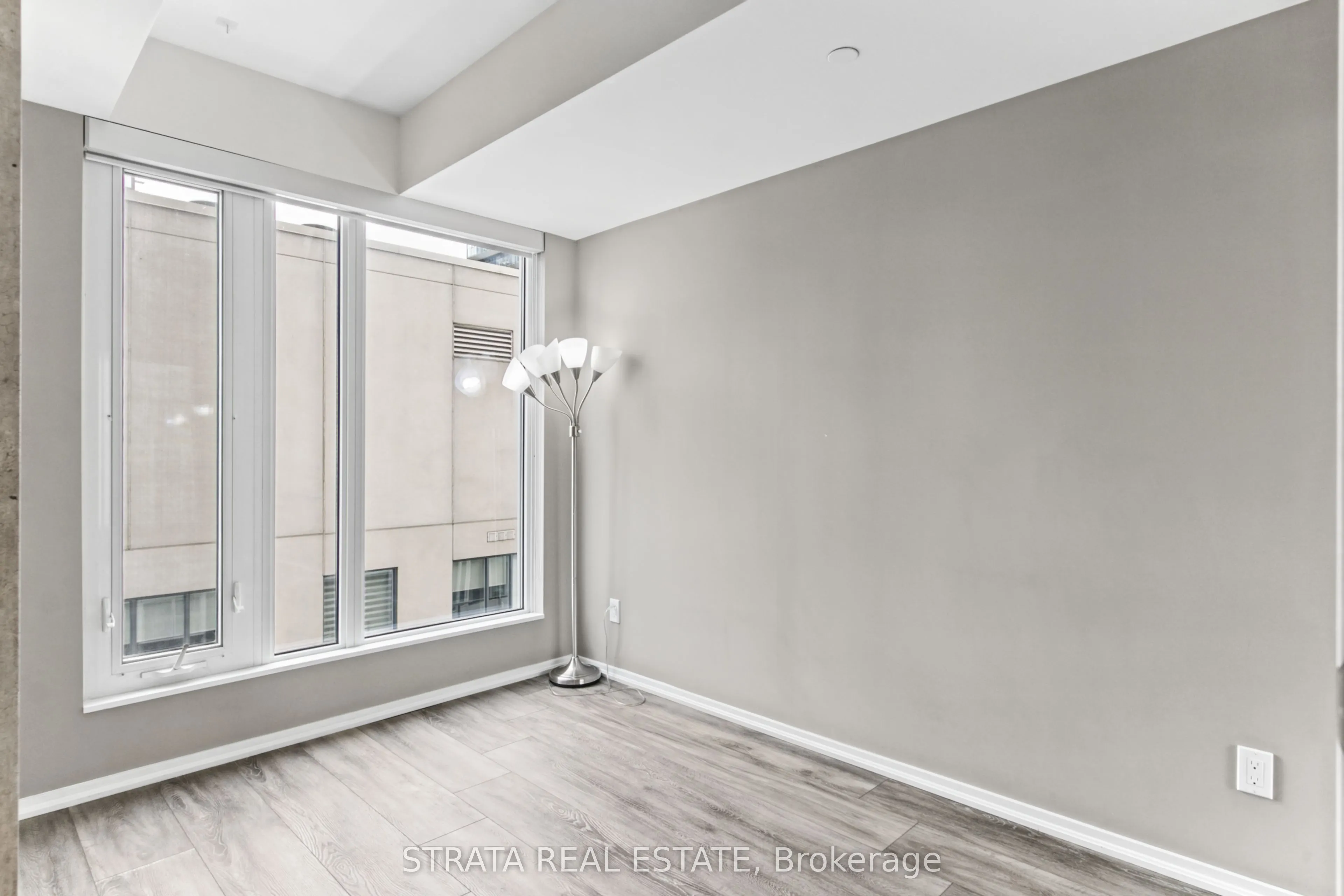 68 Shuter Street #1610