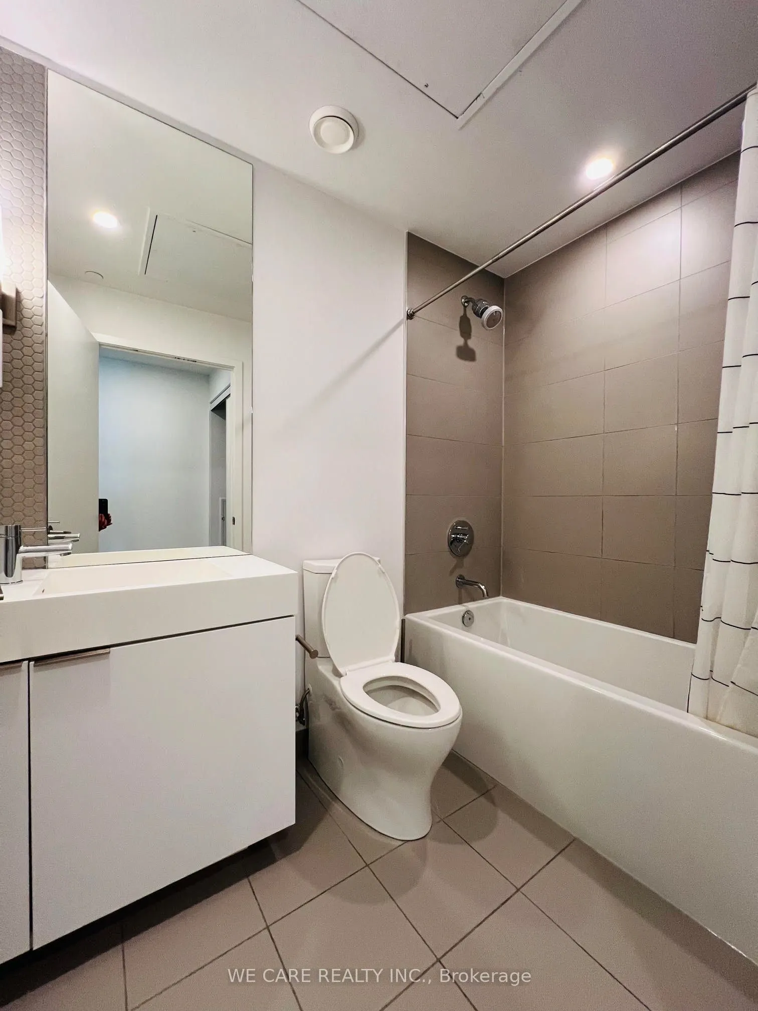 33 Helendale Avenue #2208