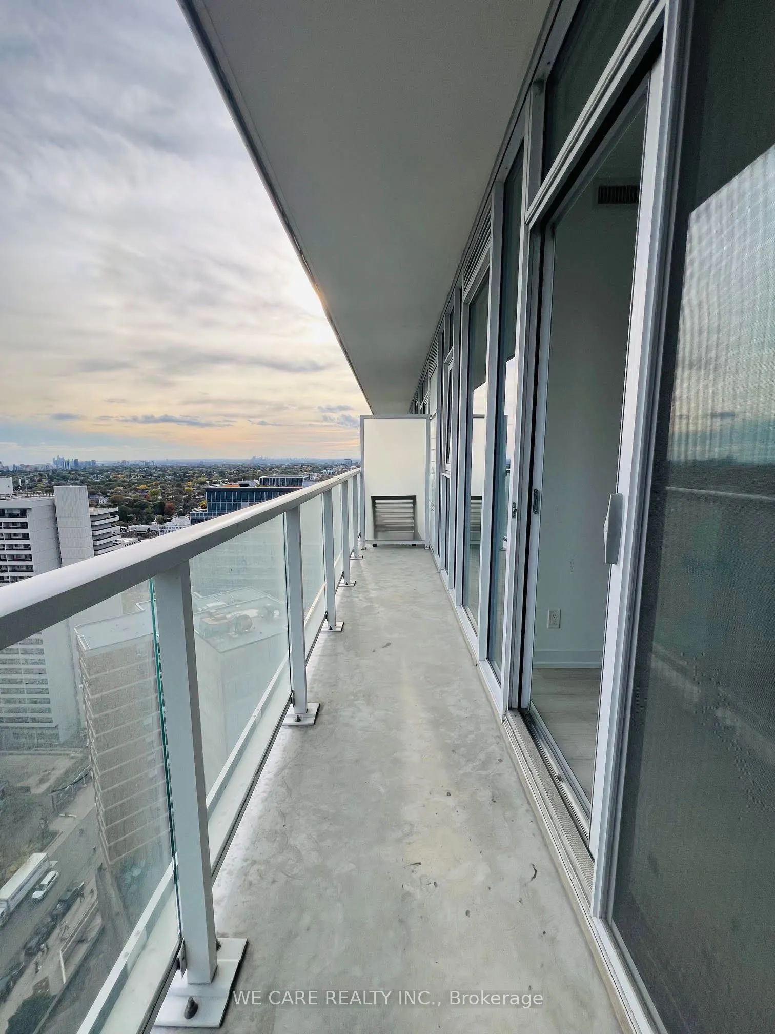 33 Helendale Avenue #2208