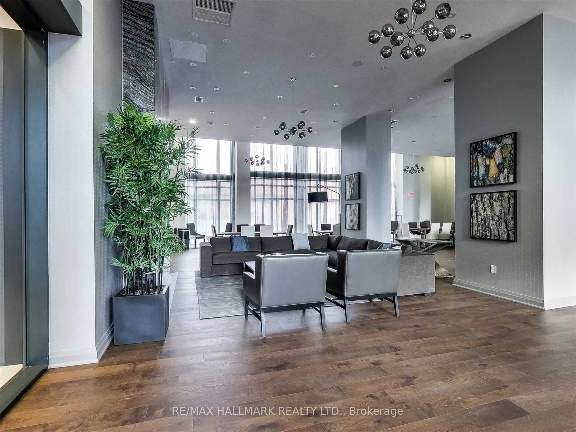 400 Adelaide Street E #206