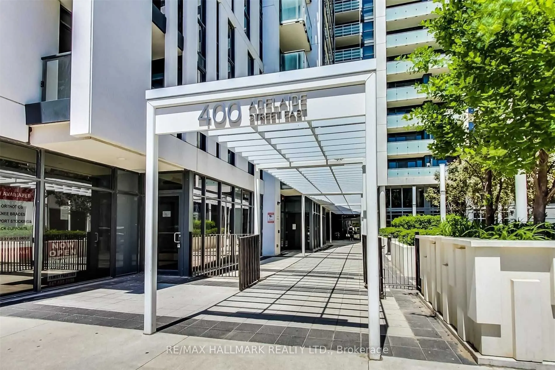 400 Adelaide Street E #206
