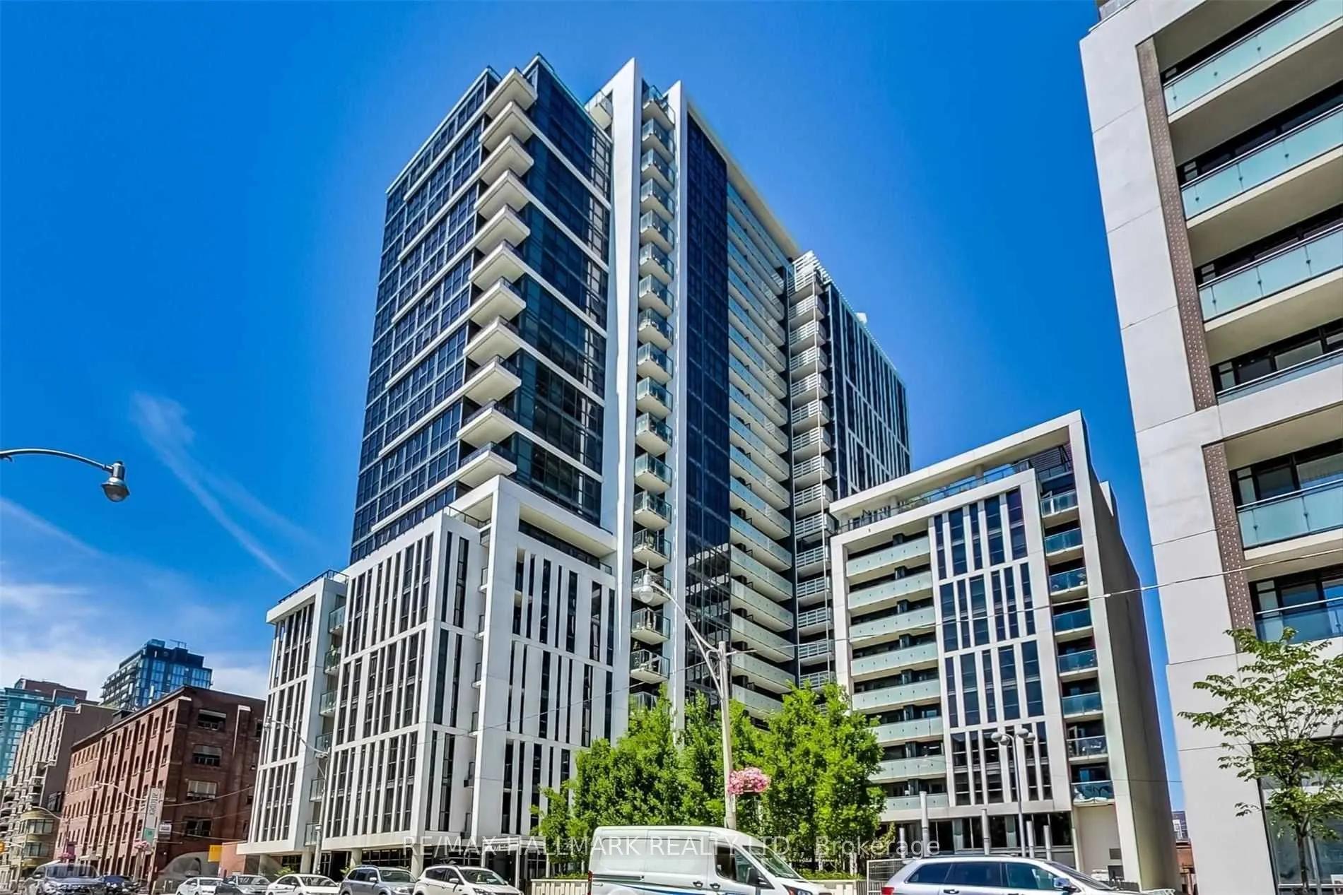 400 Adelaide Street E #206