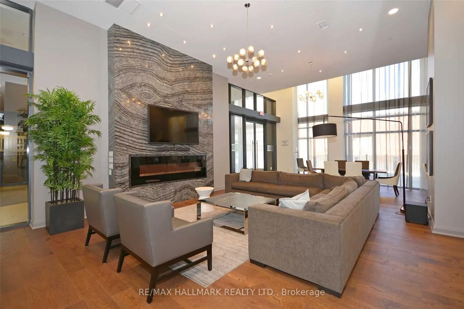 400 Adelaide Street E #206