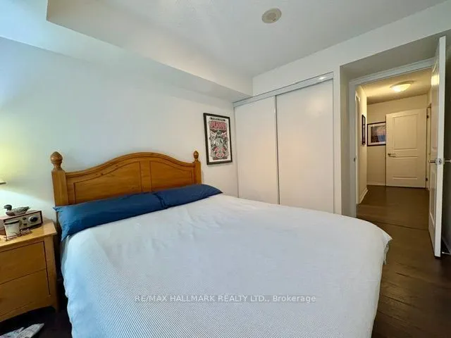 400 Adelaide Street E #206