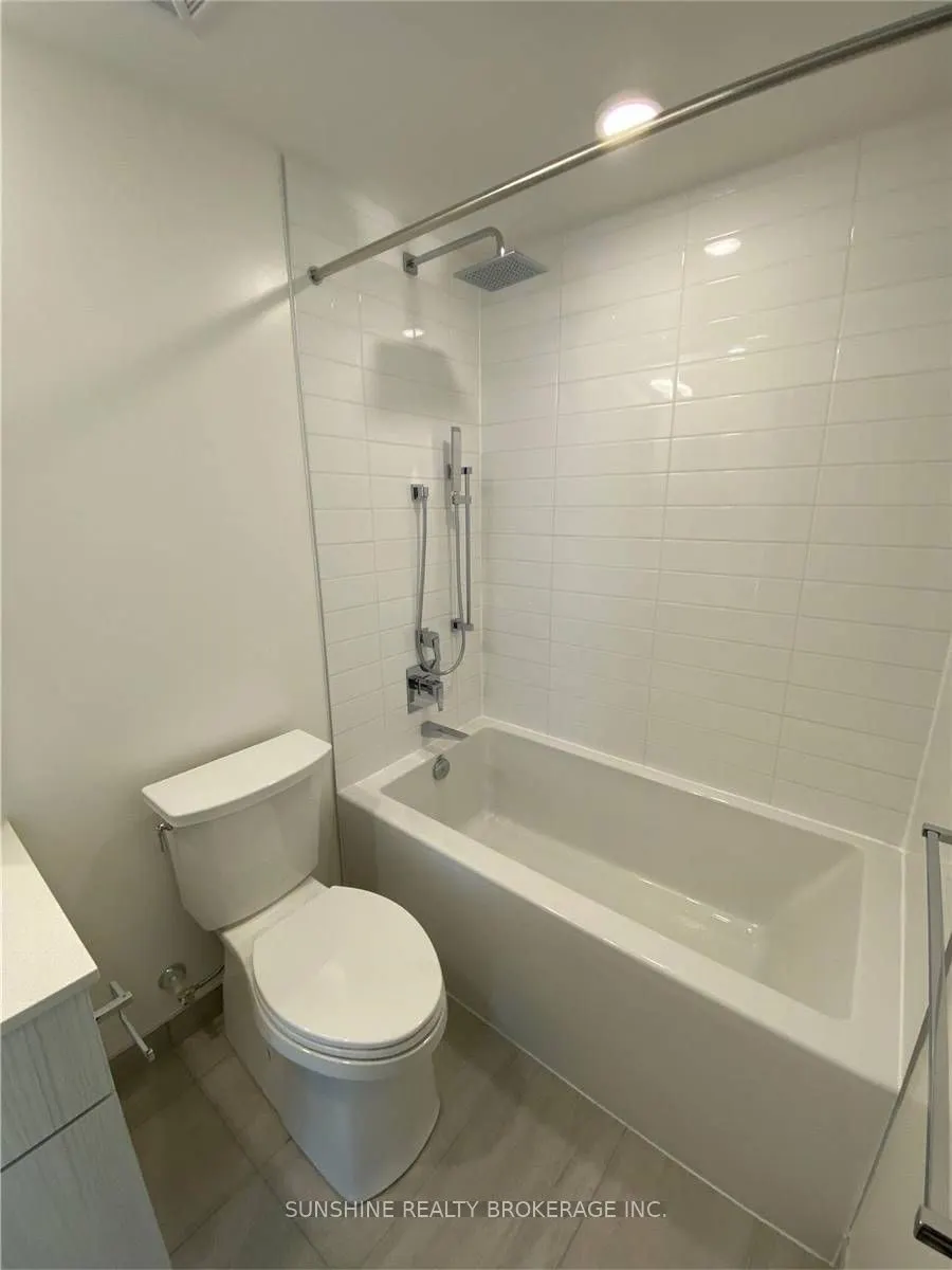 25 Richmond Street #606