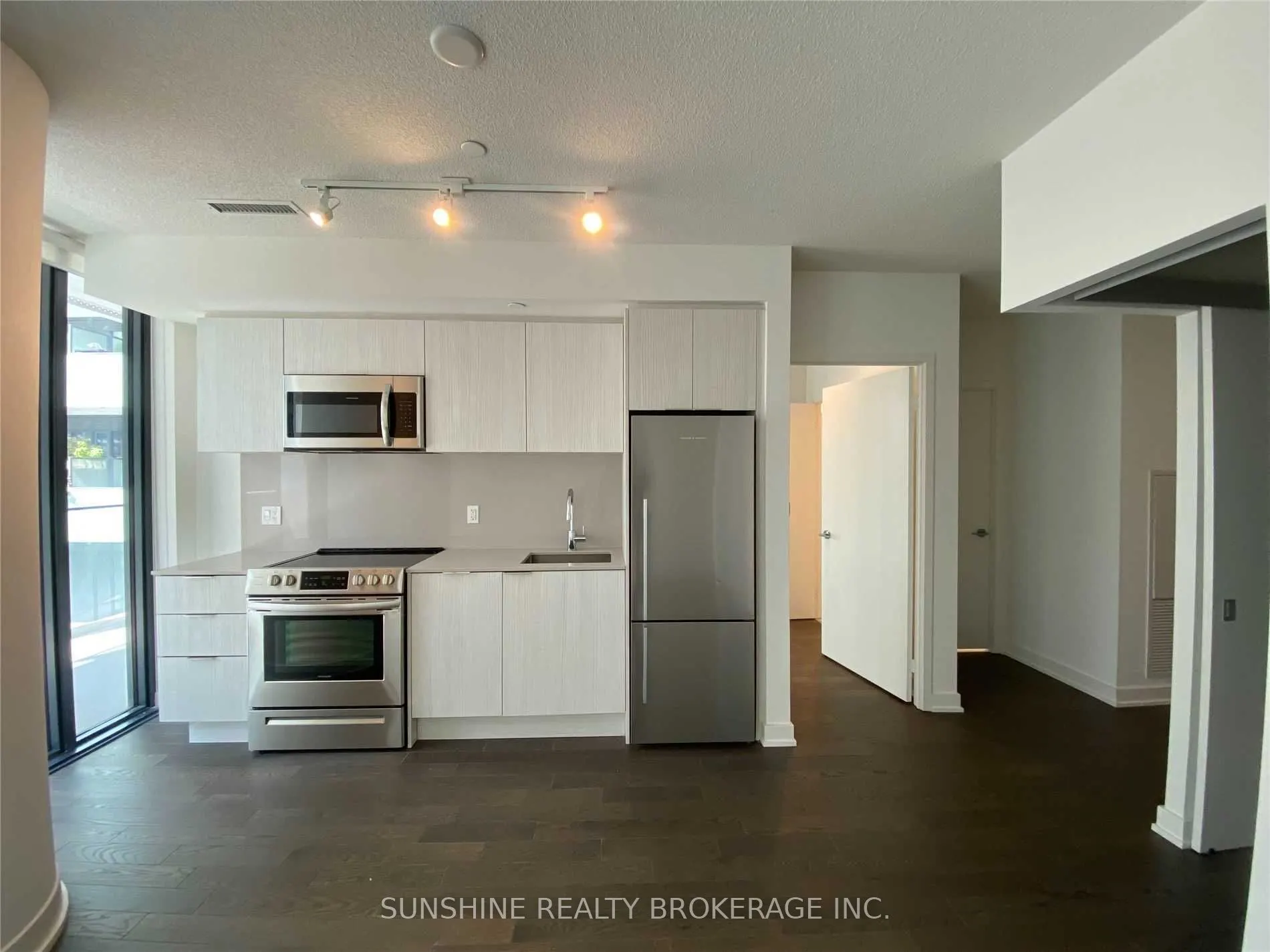 25 Richmond Street #606