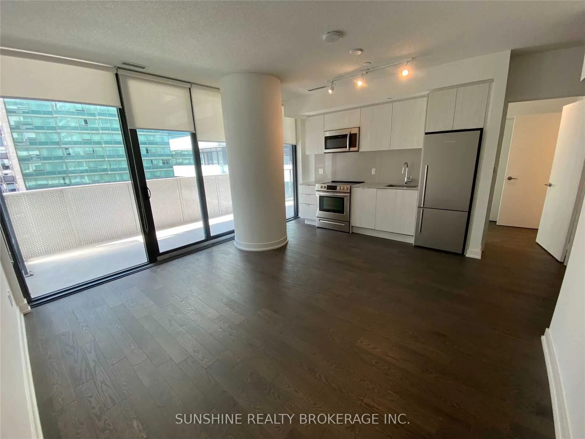25 Richmond Street #606