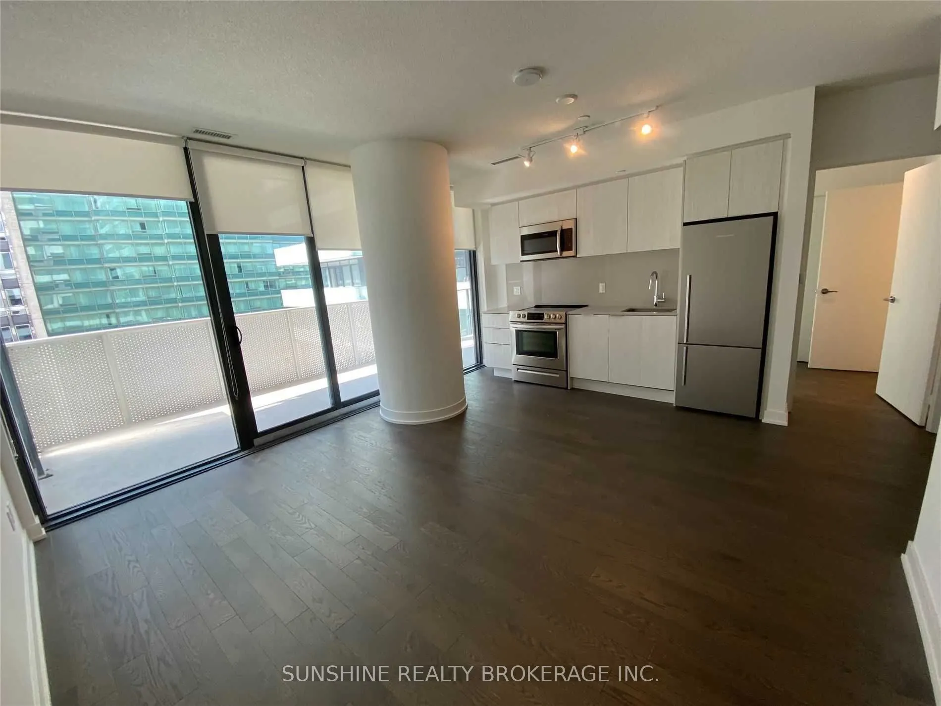 25 Richmond Street #606