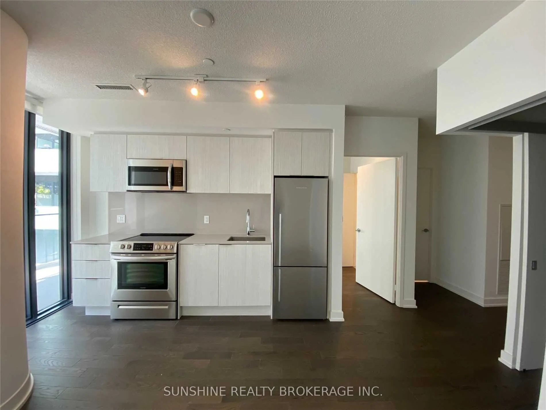 25 Richmond Street #606