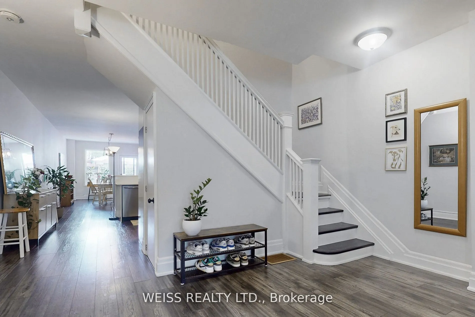 758 Richmond Street W