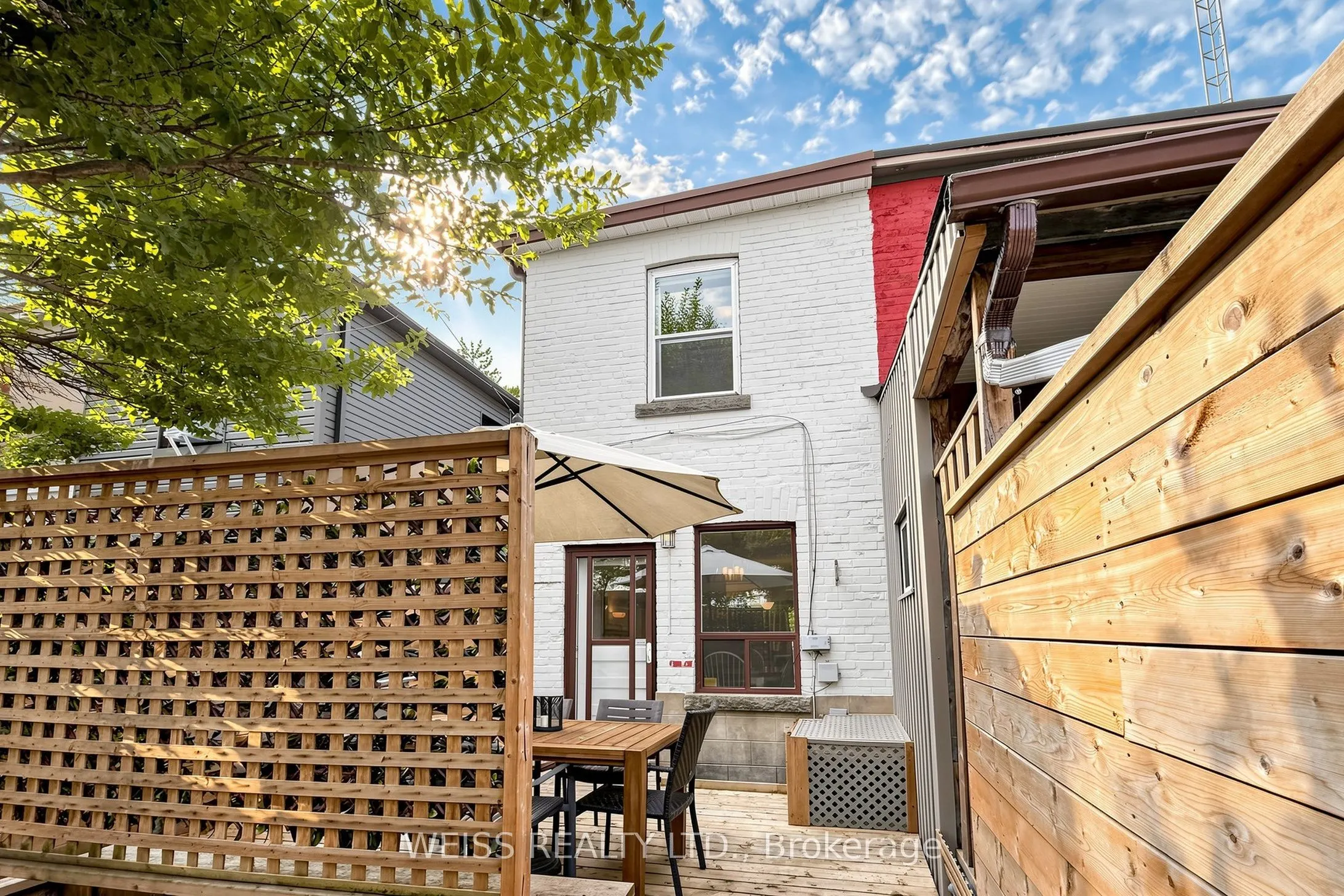 758 Richmond Street W