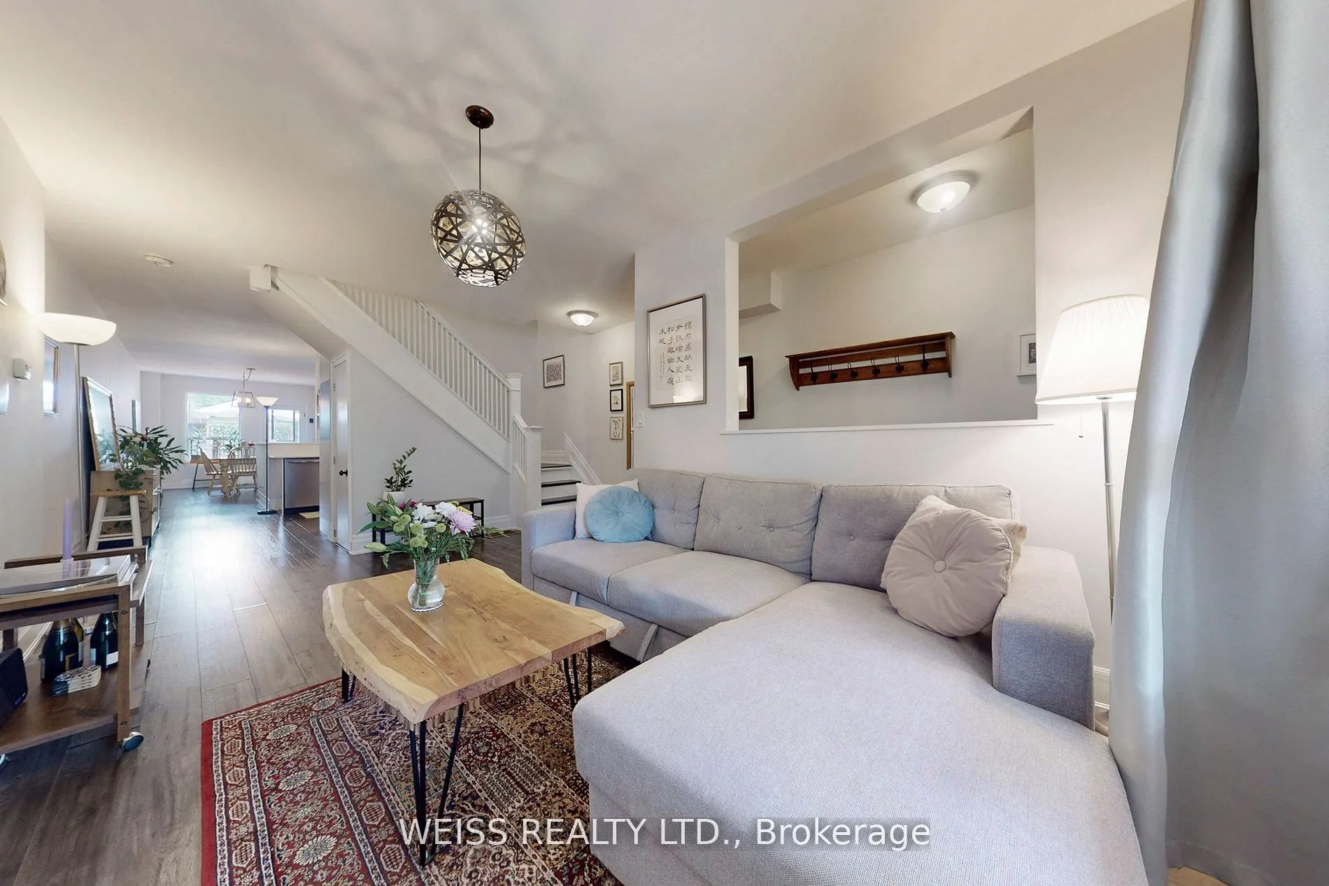 758 Richmond Street W