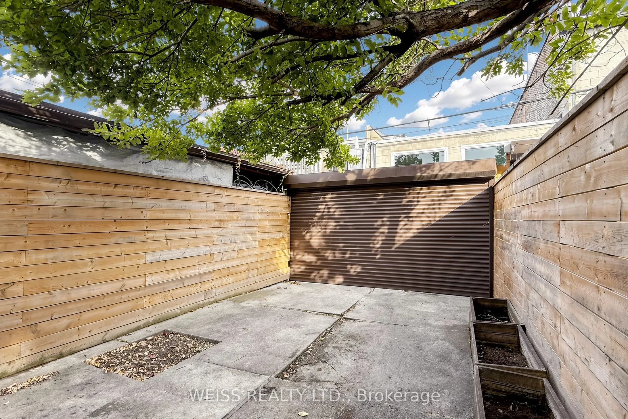 758 Richmond Street W