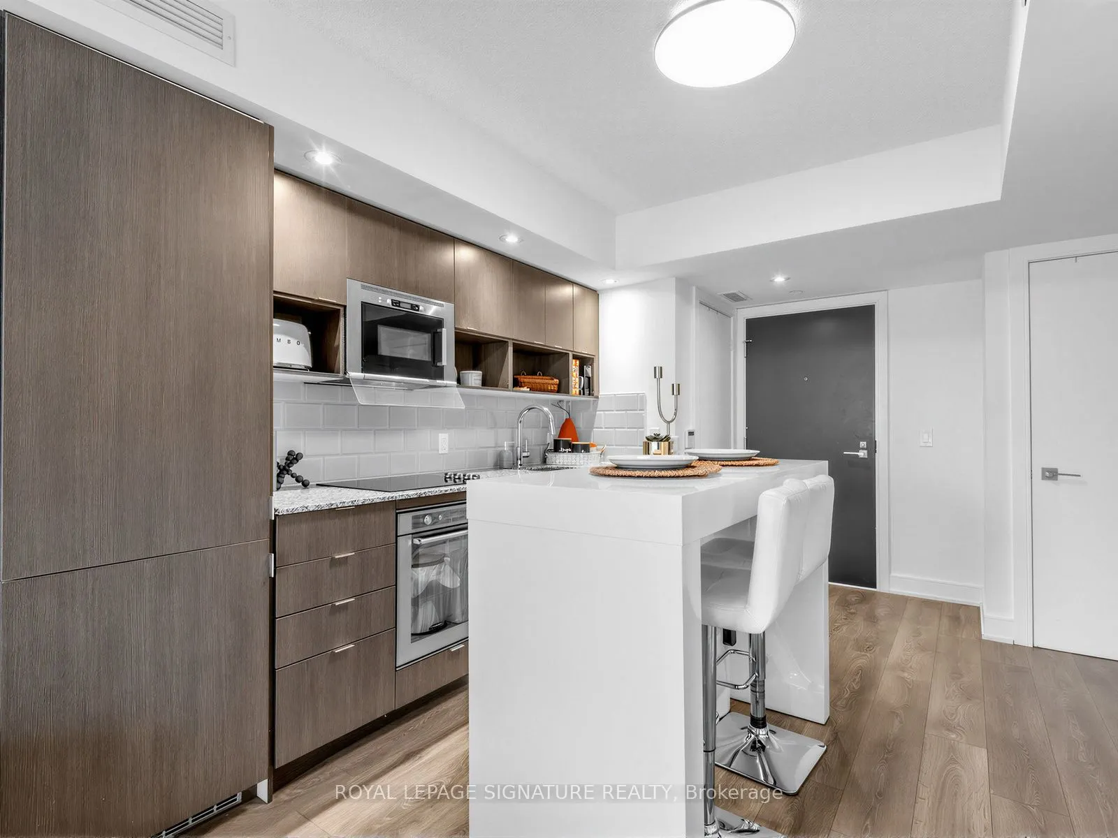 89 Mcgill Street #1204