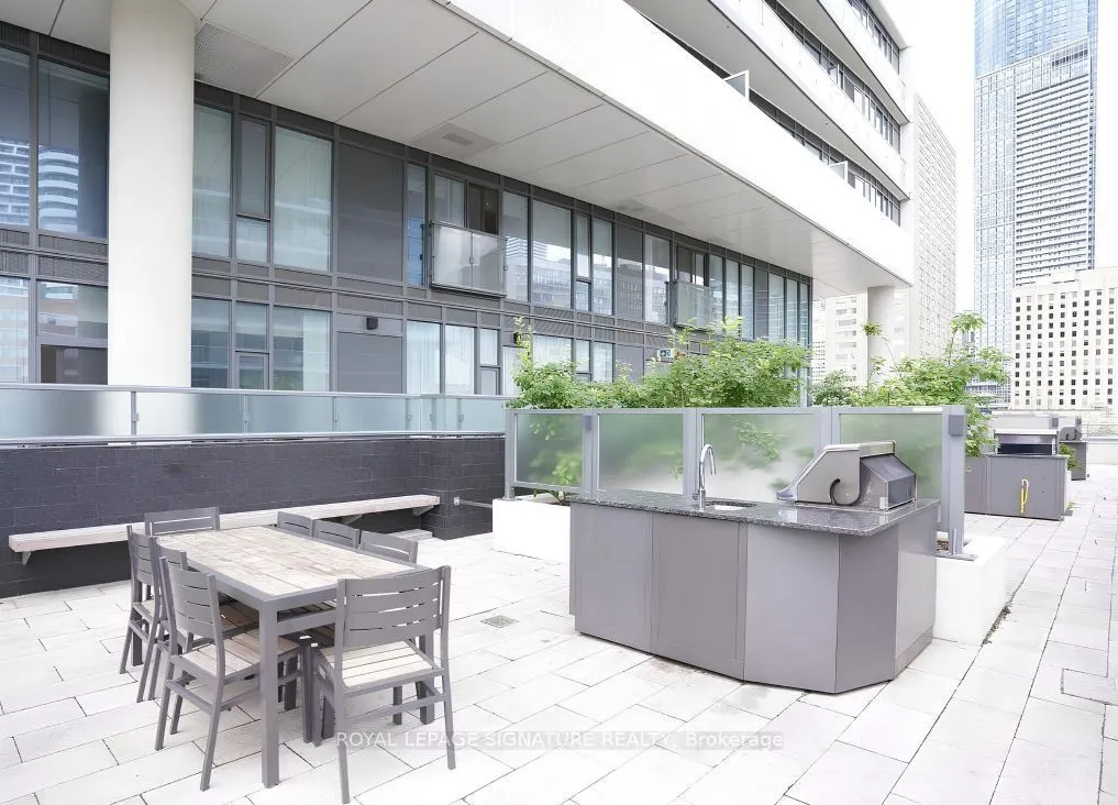 89 Mcgill Street #1204