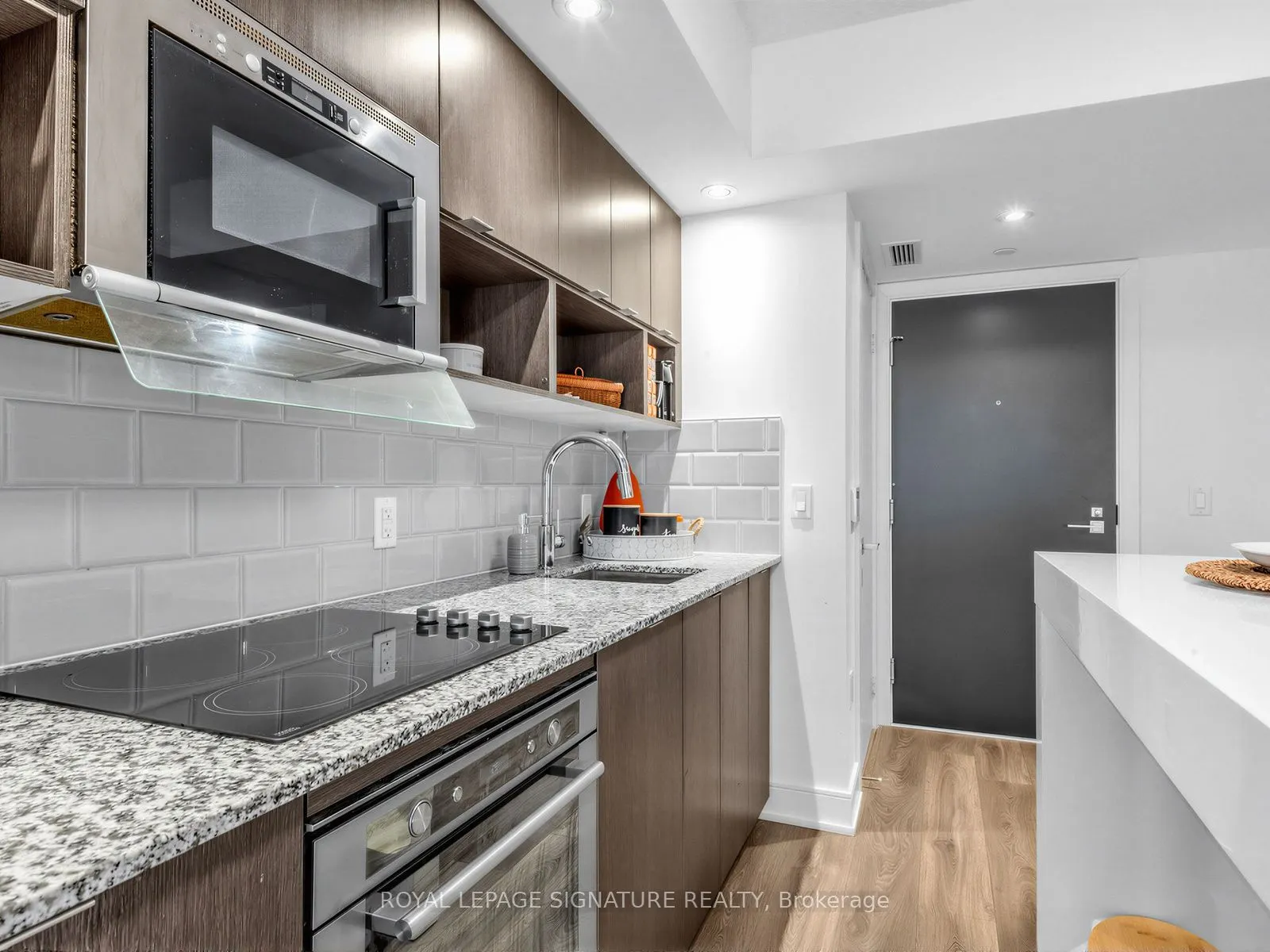 89 Mcgill Street #1204