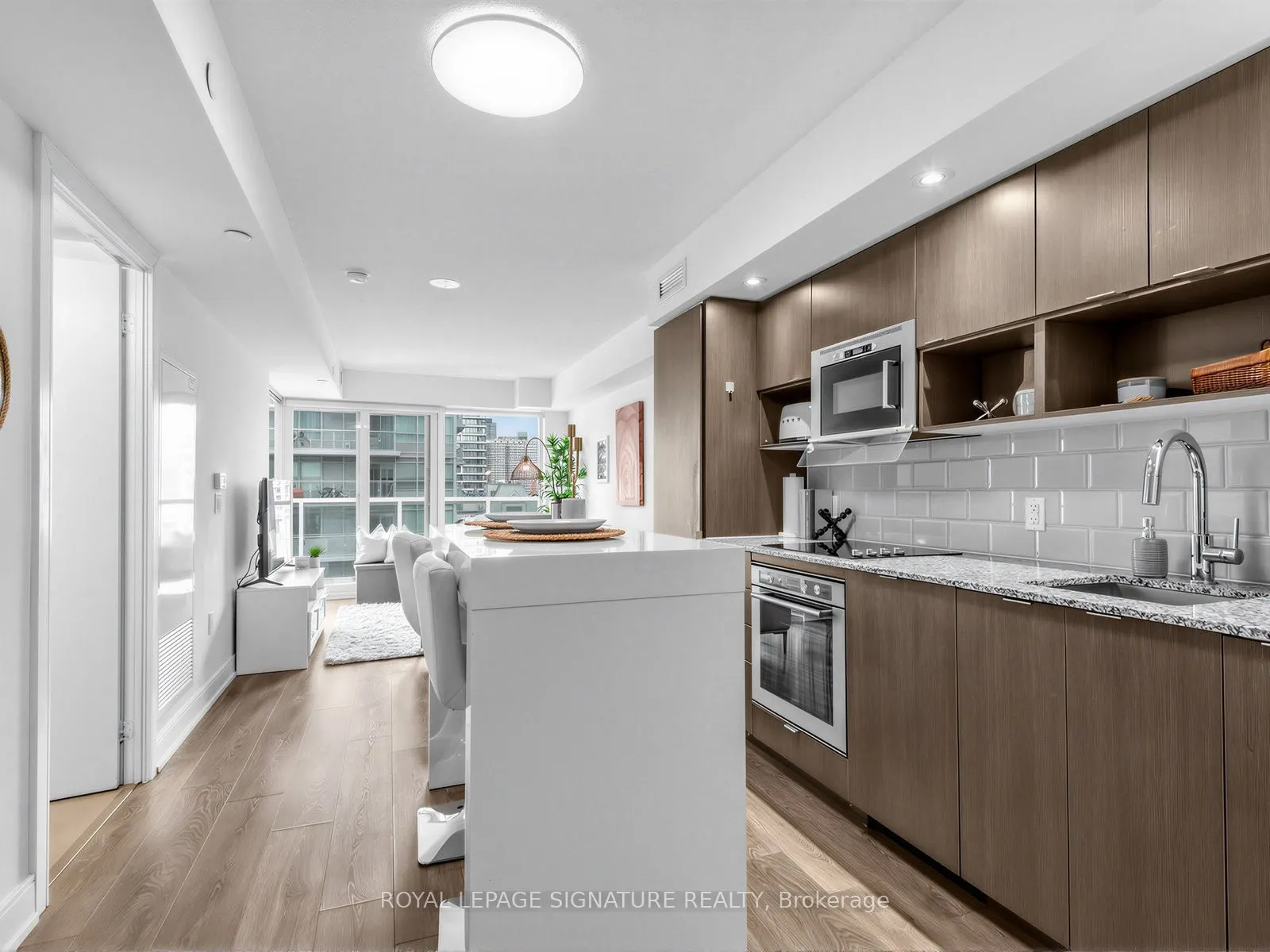 89 Mcgill Street #1204