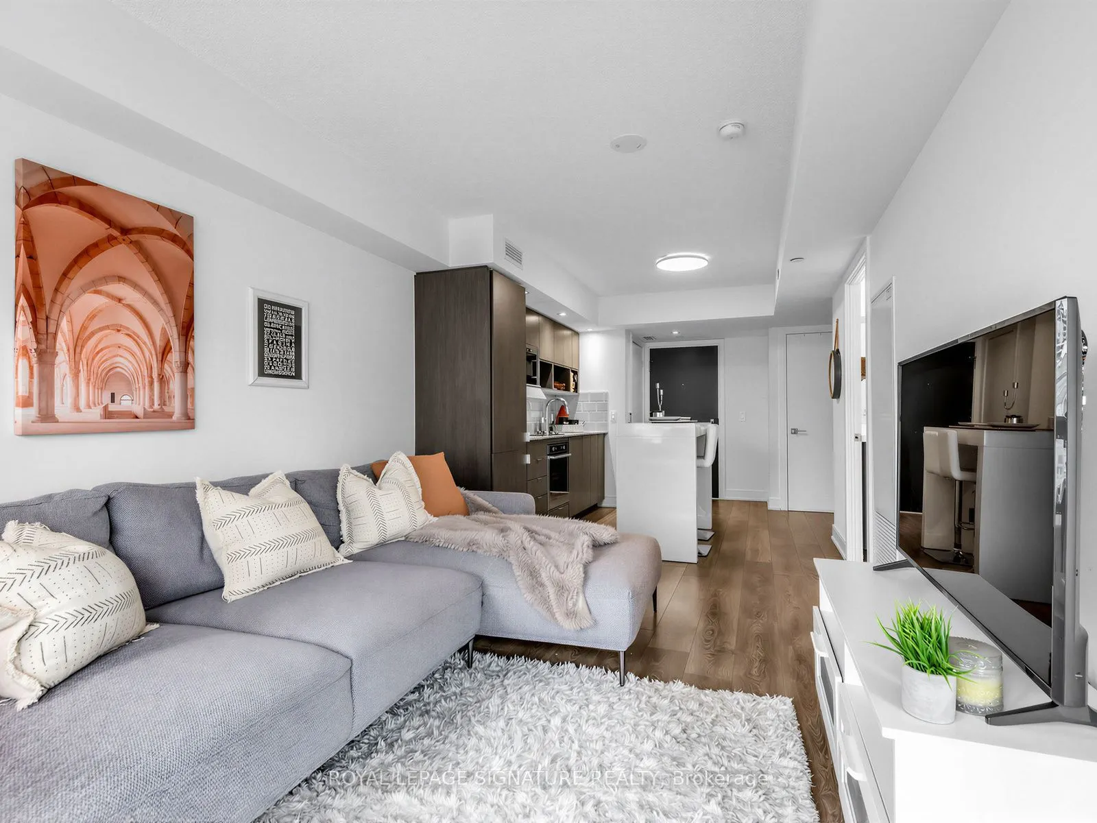 89 Mcgill Street #1204