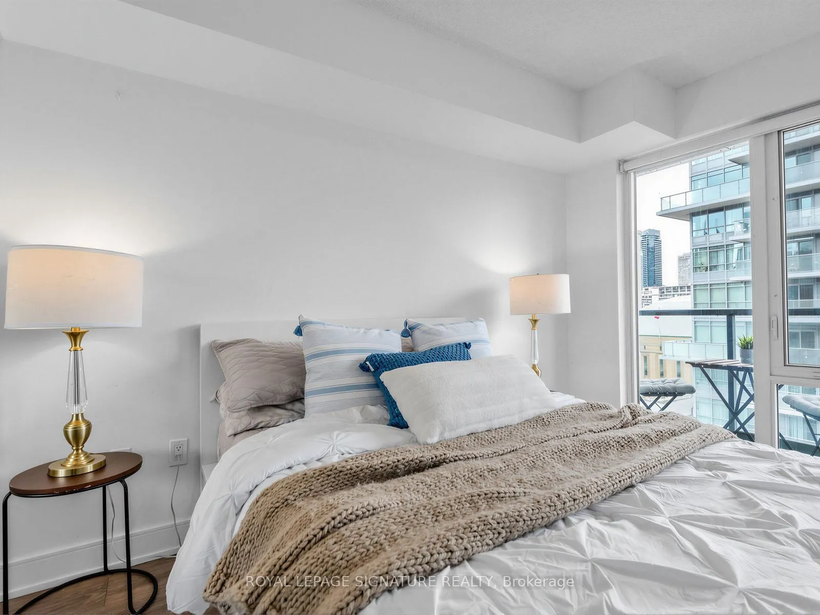 89 Mcgill Street #1204