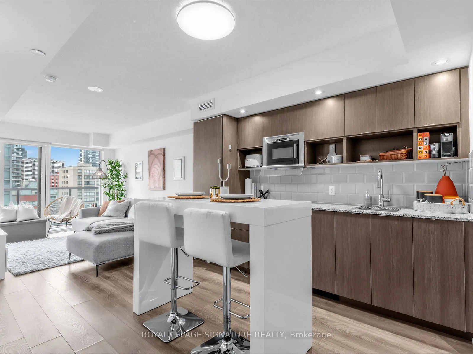 89 Mcgill Street #1204