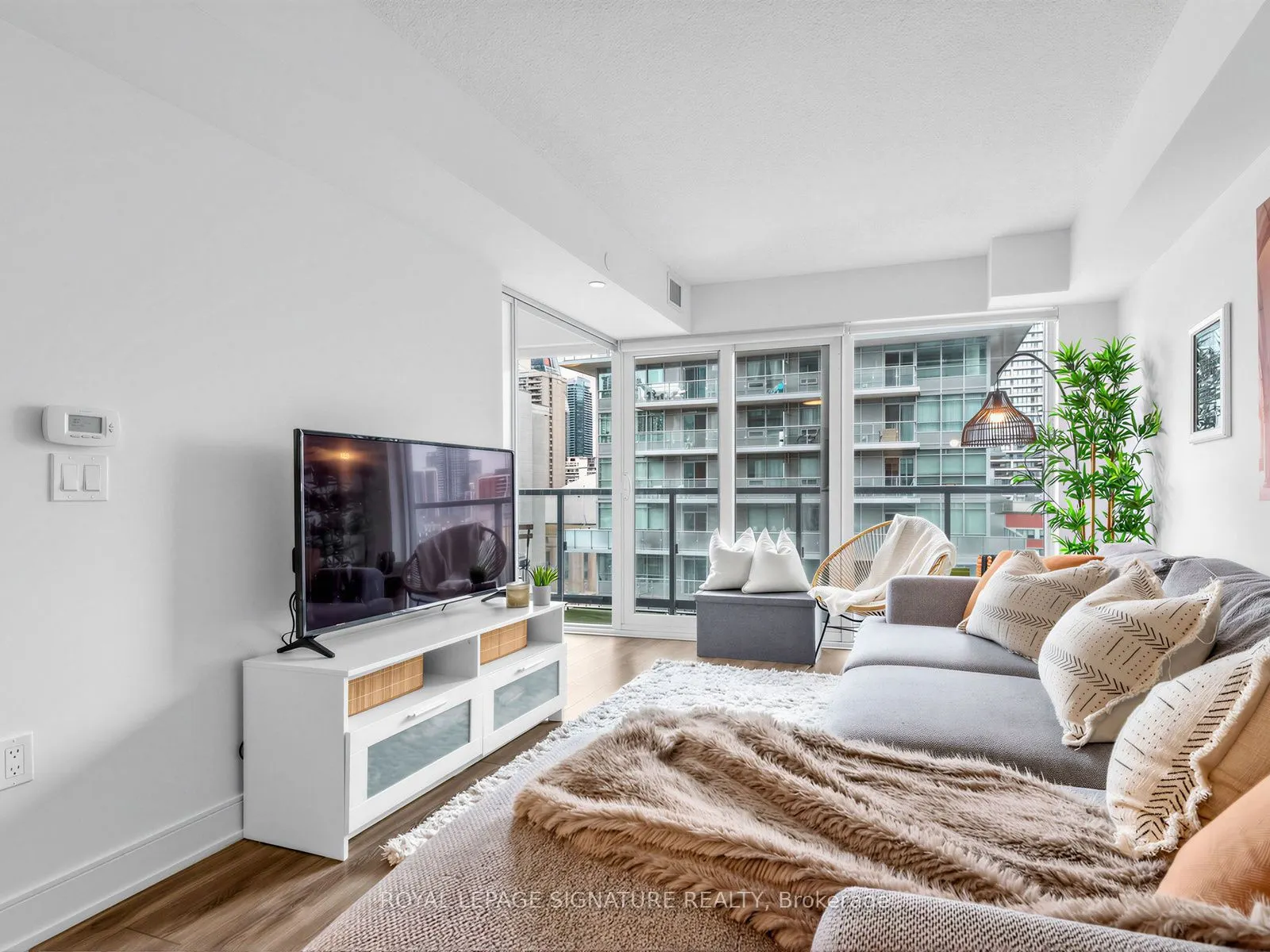 89 Mcgill Street #1204